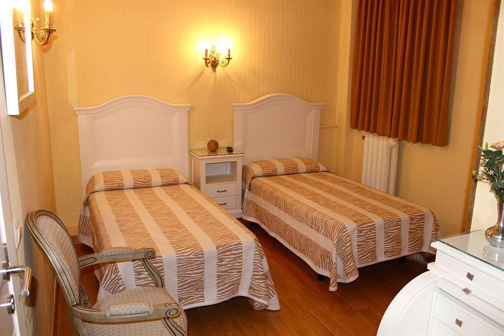 Hostal Montecarlo