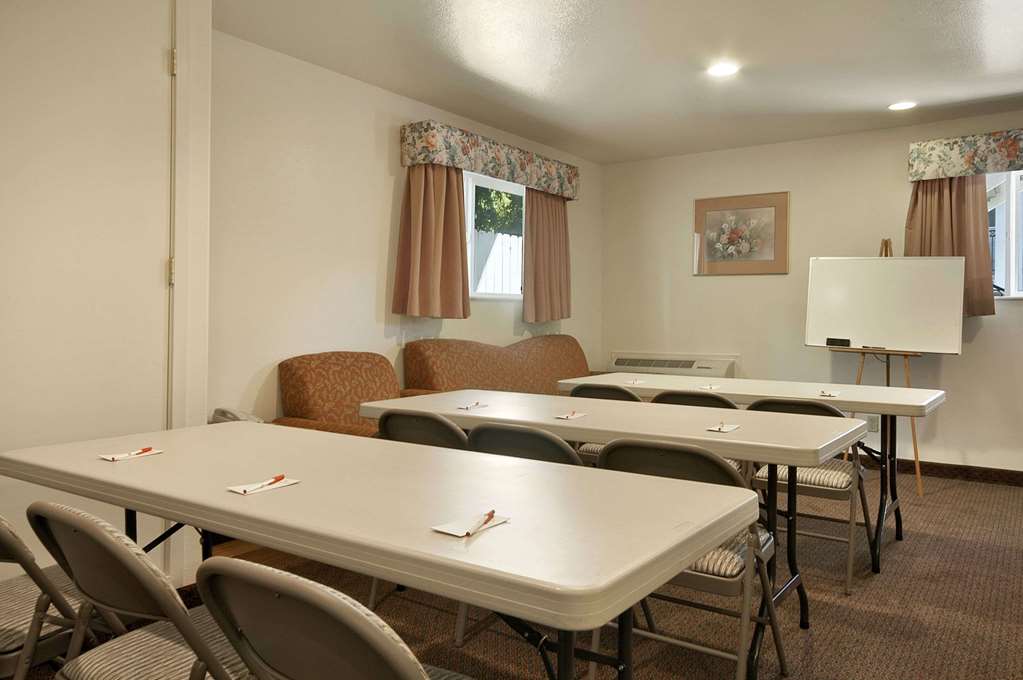 Olive Tree Inn & Suites
