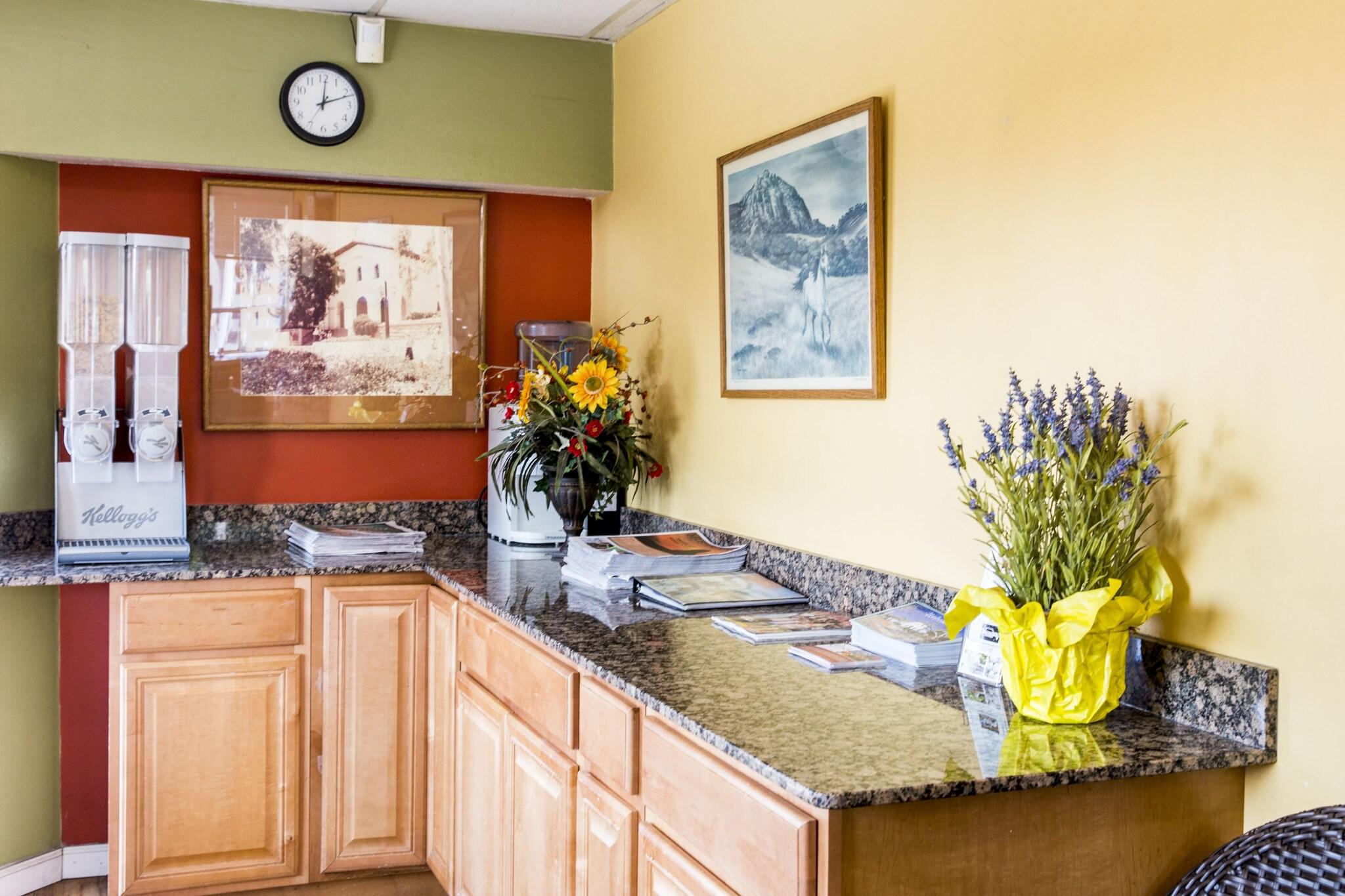 San Luis Inn & Suites