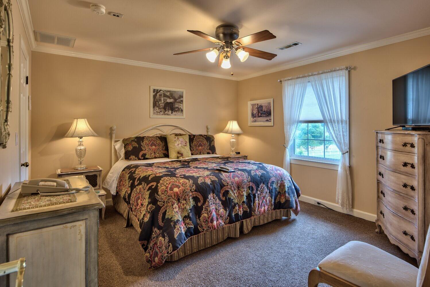 Room 5, Southern Cross Ranch, Morgan