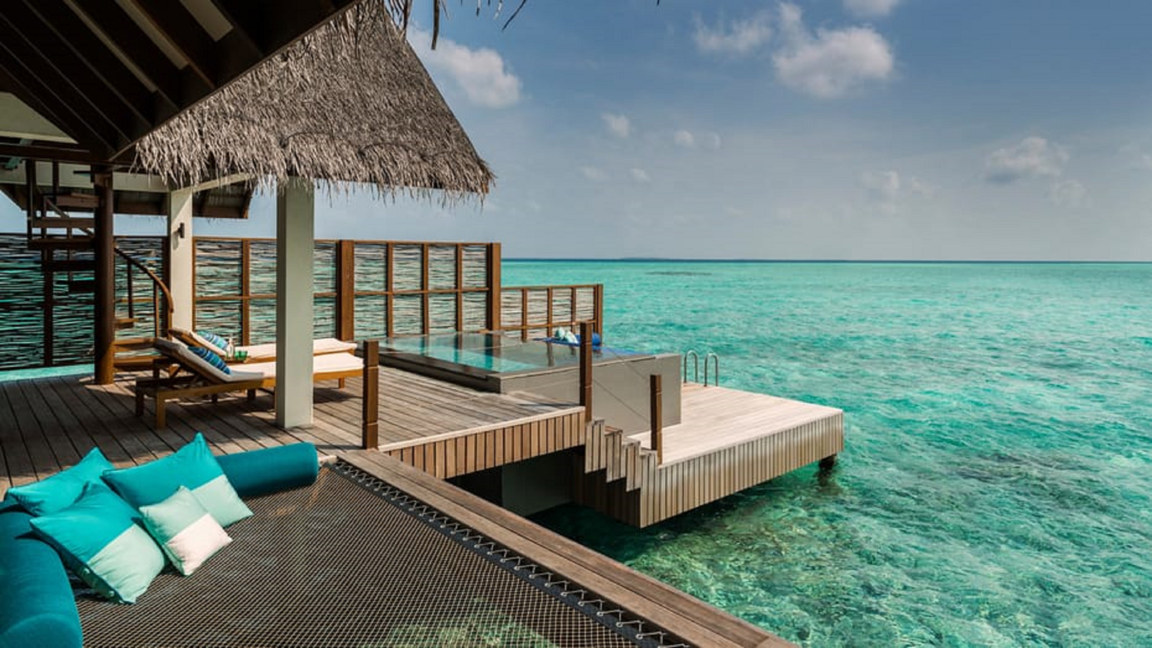 Красивые отели на море. Мальдивы отель four Seasons. Мальдивы Ландаа Гираавару. Four Seasons Resort Maldives at Landaa Giraavaru 5 *. Мальдивы Парадайз бунгало.