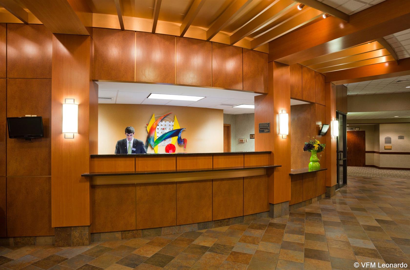 Manchester East Hotel & Suites