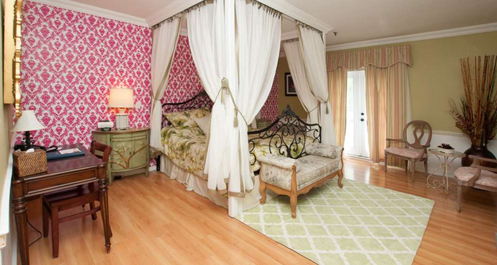The Litchfield Inn by null