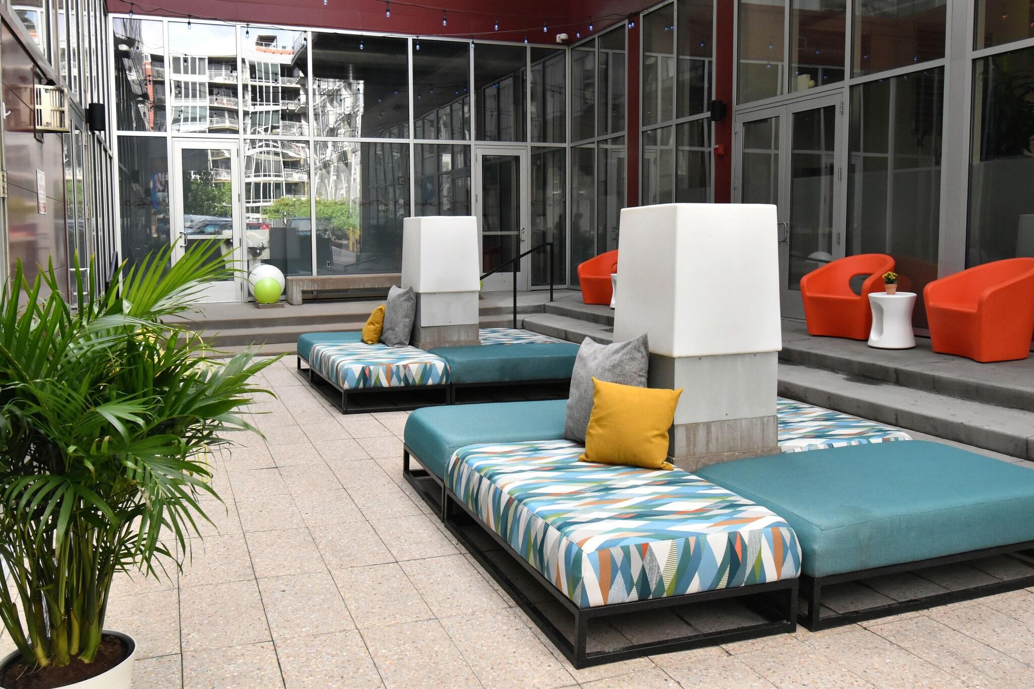 Aloft Minneapolis by null