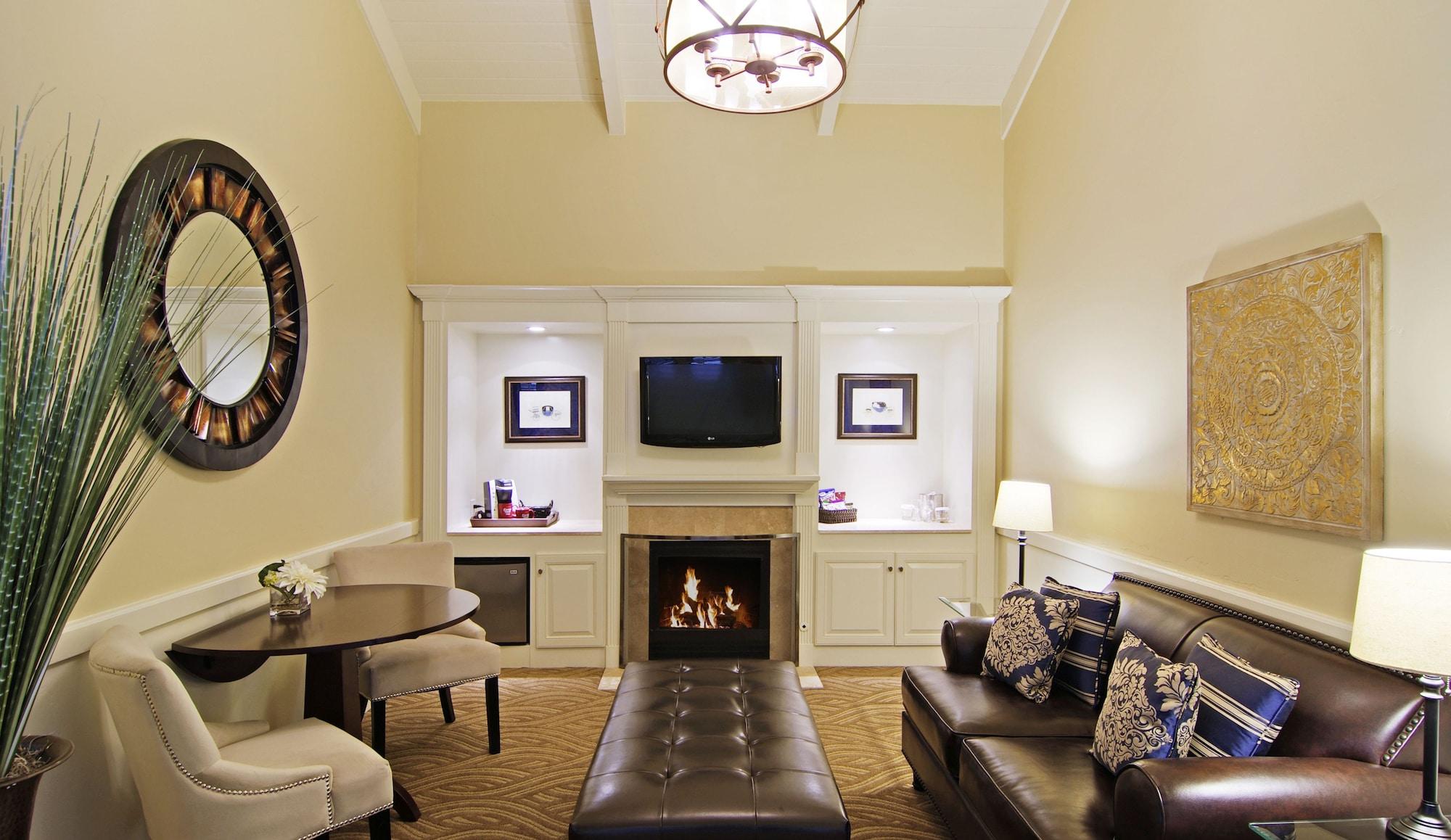 Carriage House Inn