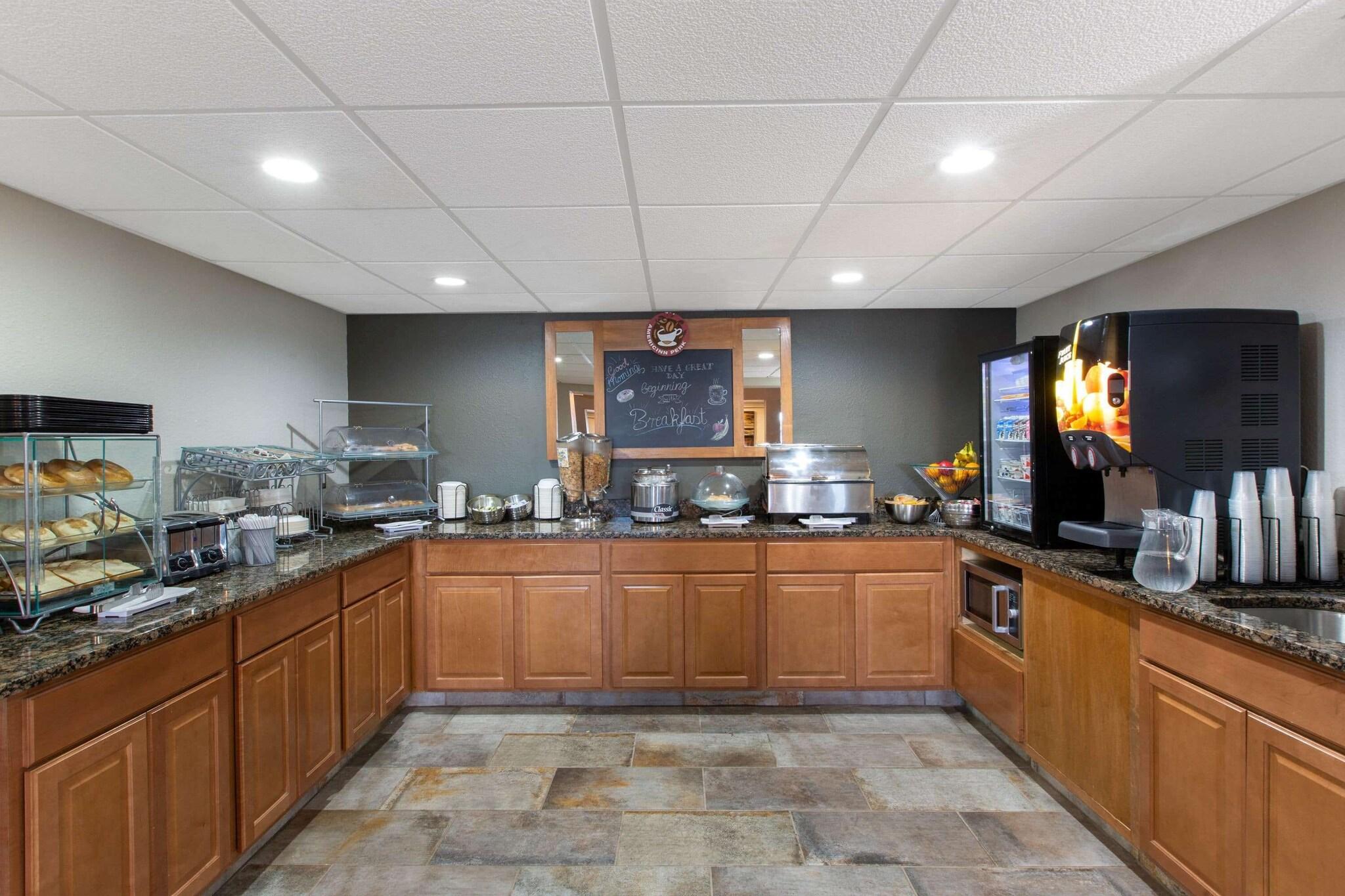 AmericInn by Wyndham Apple Valley