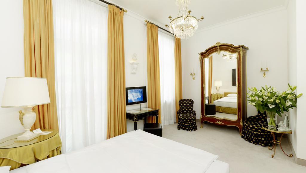 Hotel Opera by null