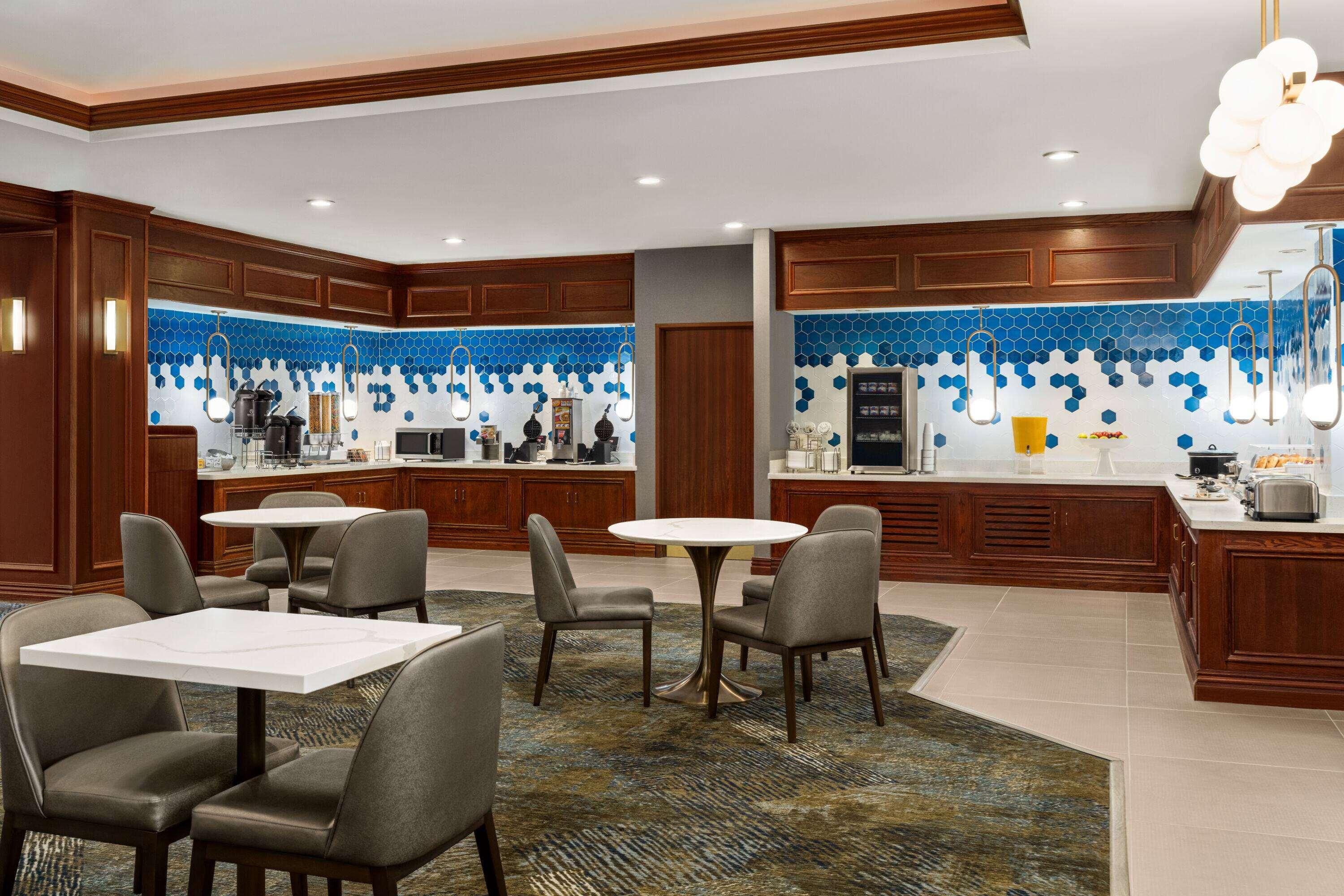 La Quinta Inn & Suites Madison - American Center