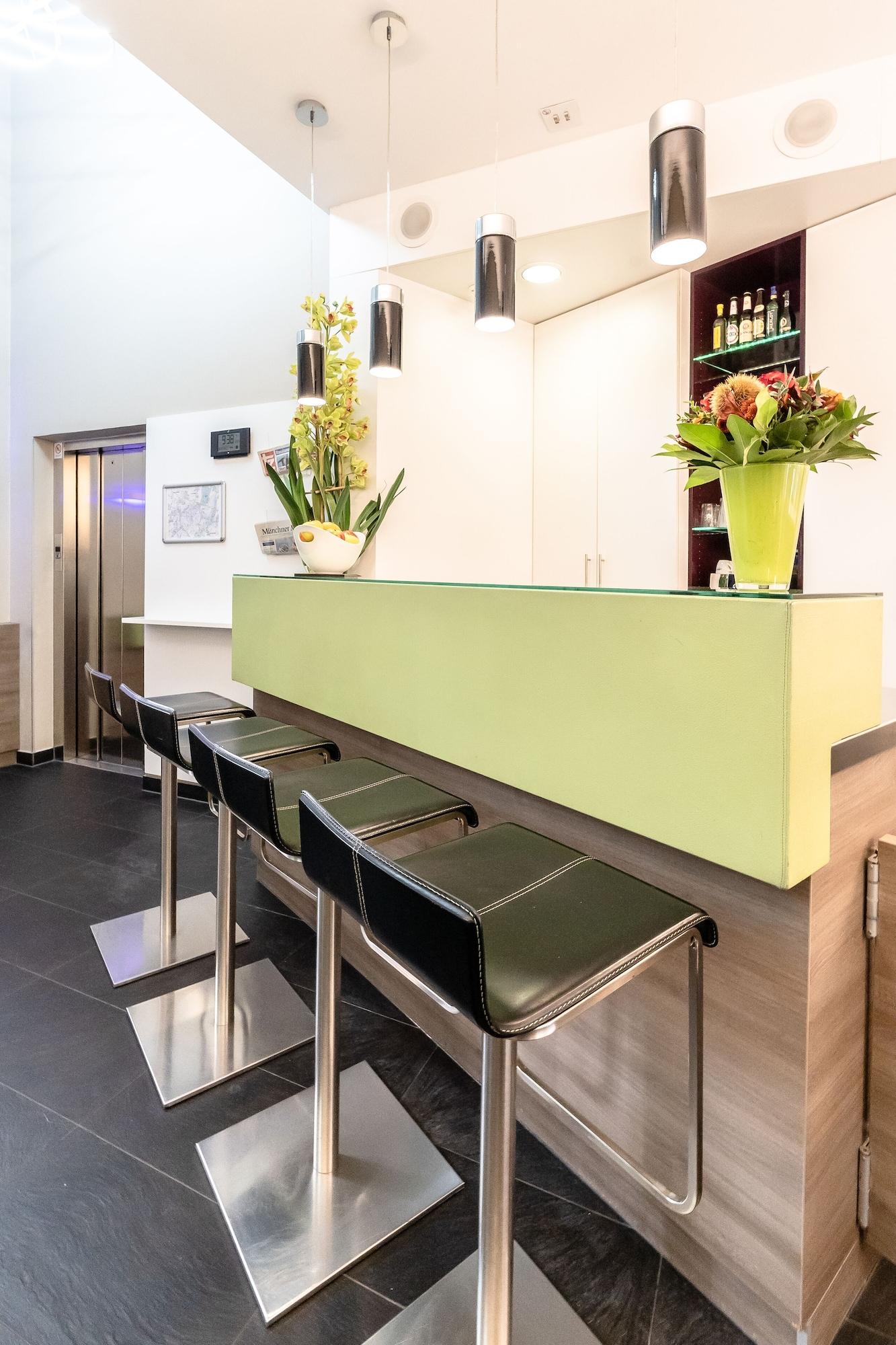 Hotel Demas City by null