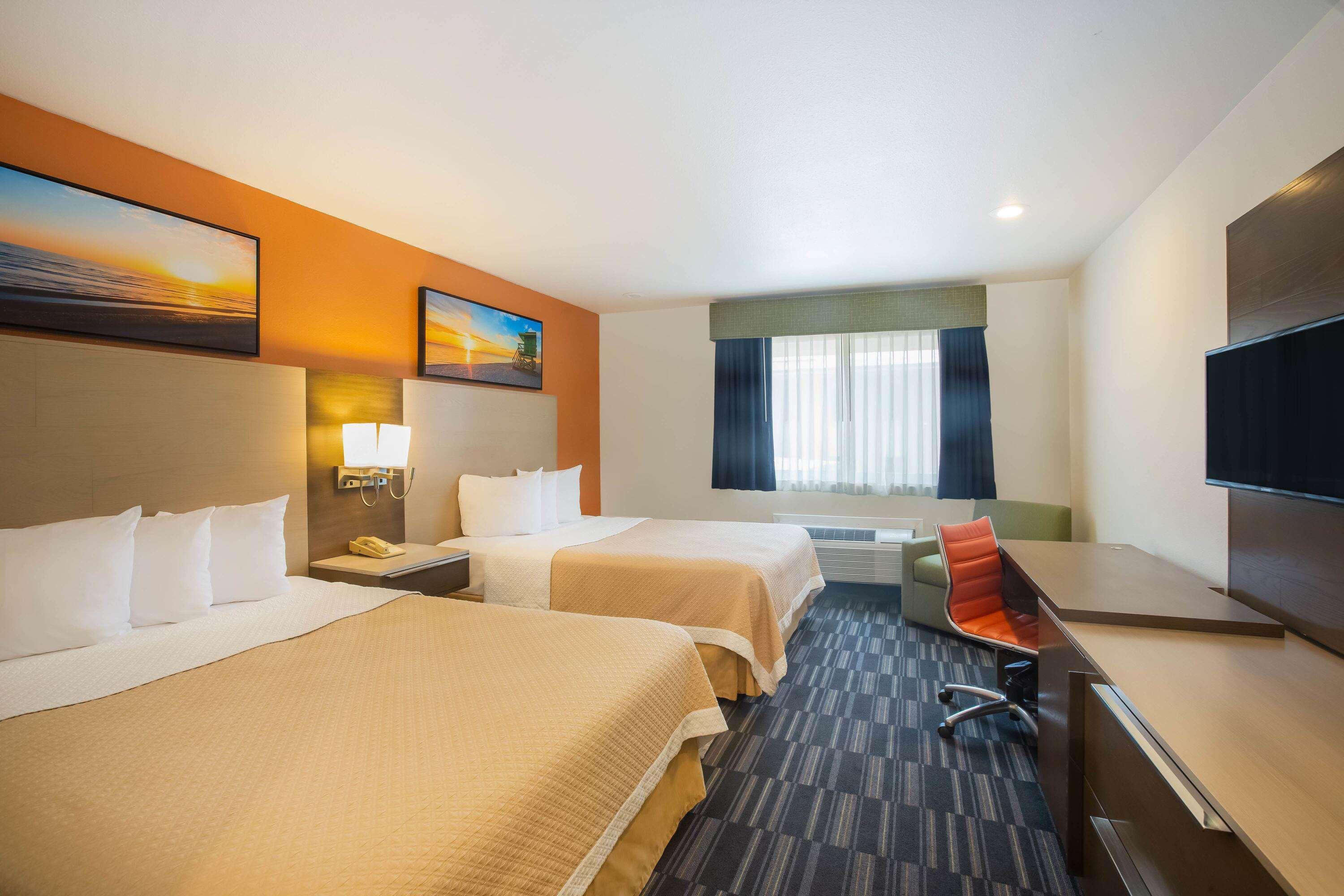 Days Inn By Wyndham Monterey Downtown