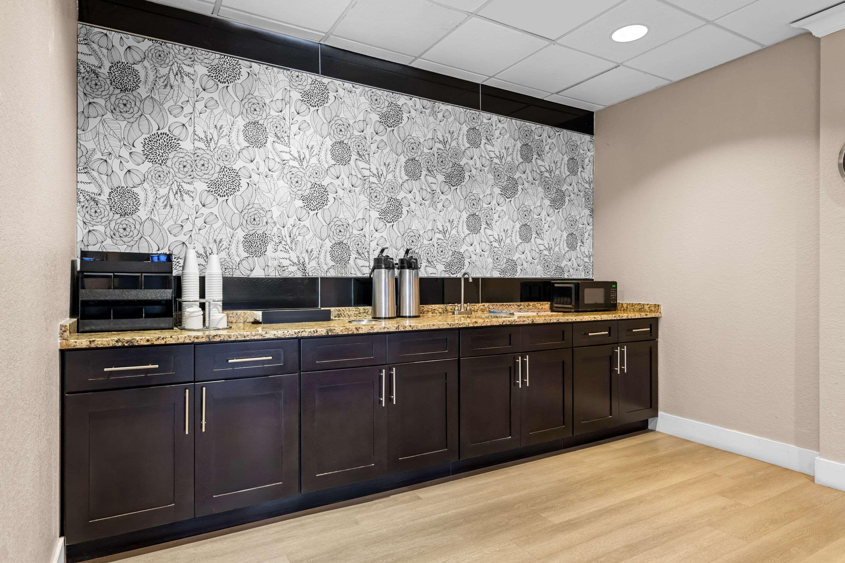 Suburban Studios Orlando - Ocoee/Winter Garden