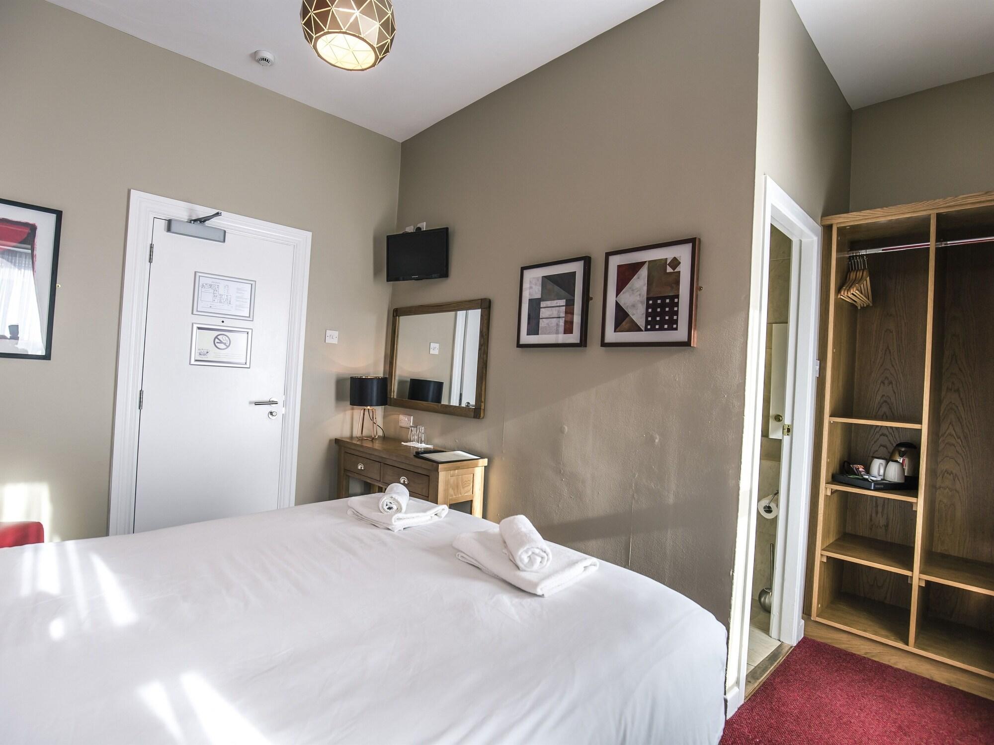 McKevitts Village Hotel by null