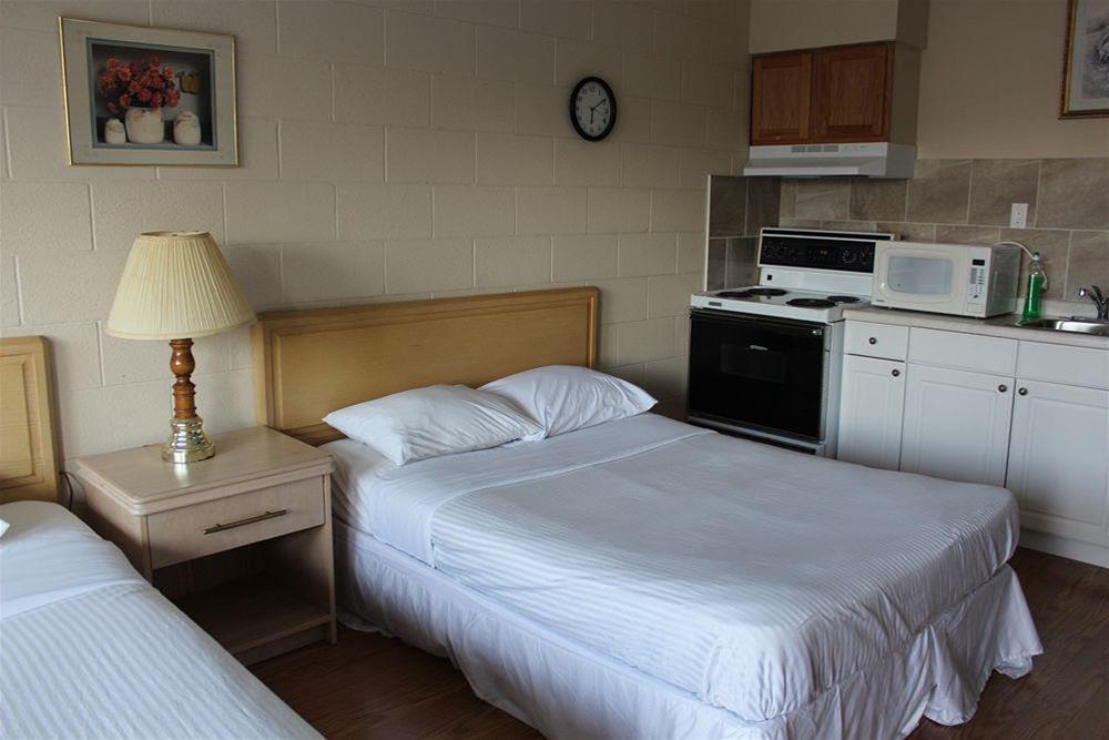 Ritz Inn Niagara And Wedding Chapel
