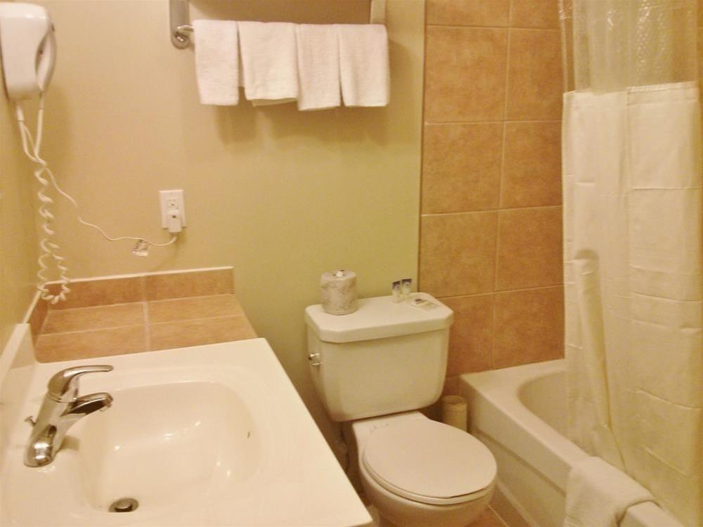 Knights Inn Port Colborne