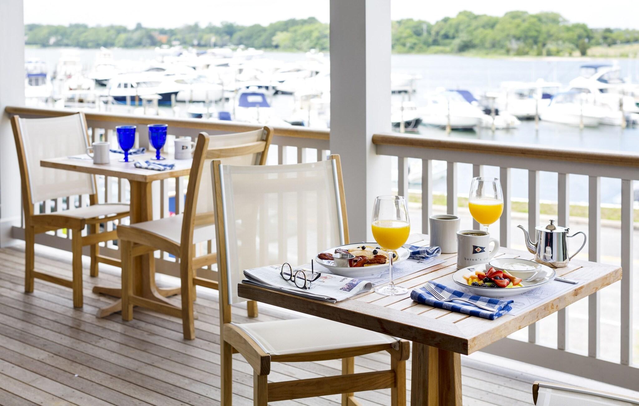 Baron's Cove Inn