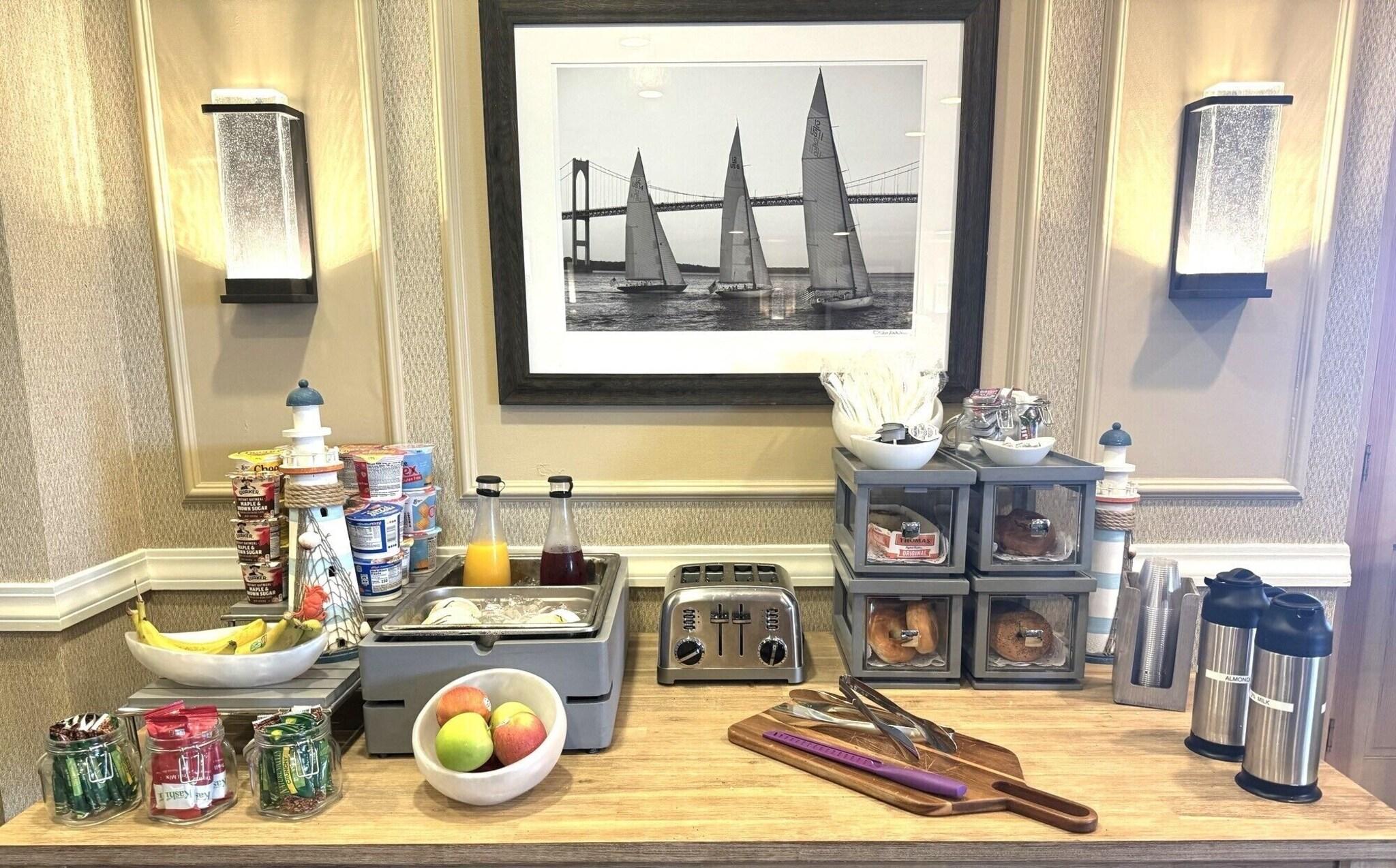 Newport Beach Hotel & Suites