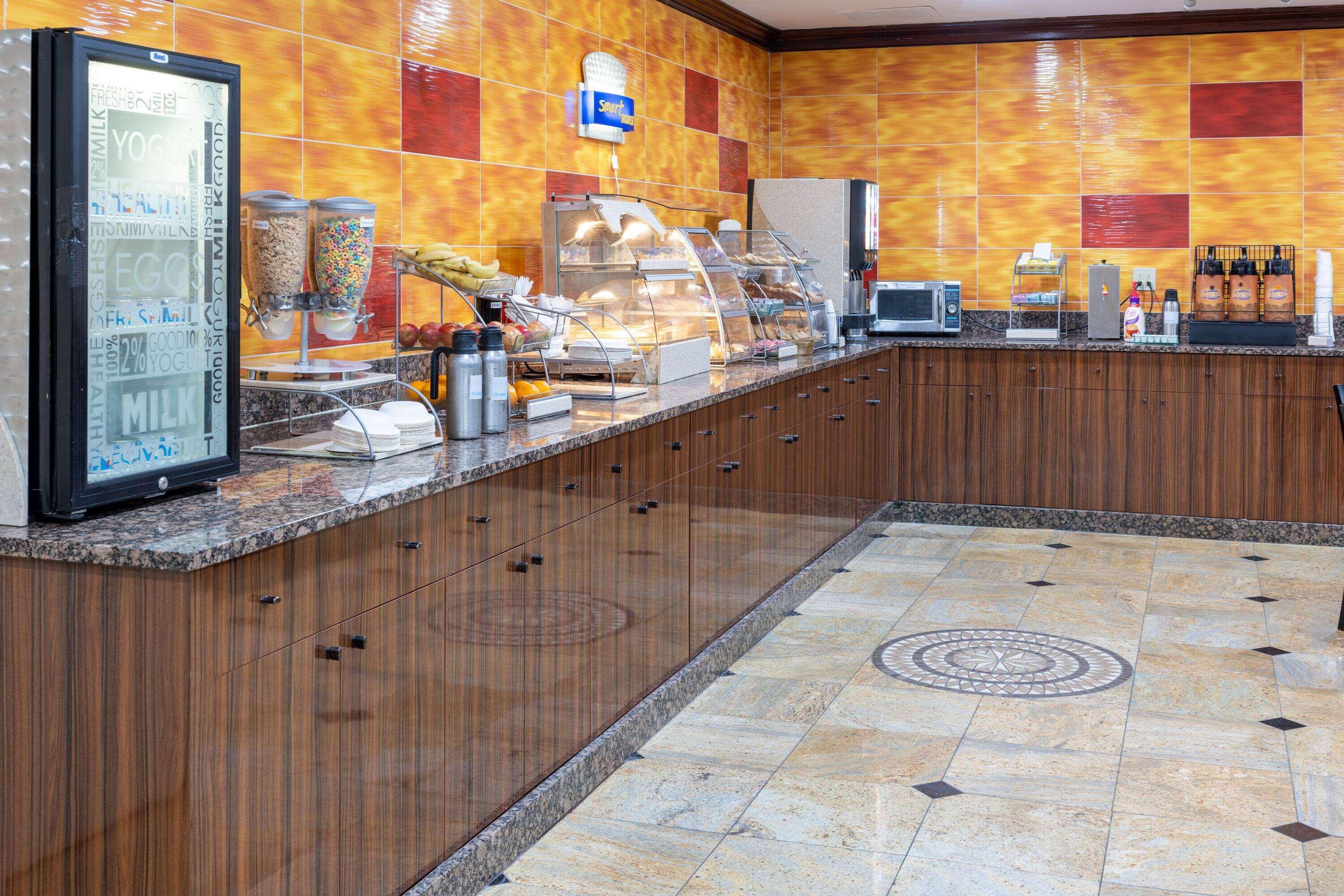 Days Hotel by Wyndham North Bergen/NYC Area