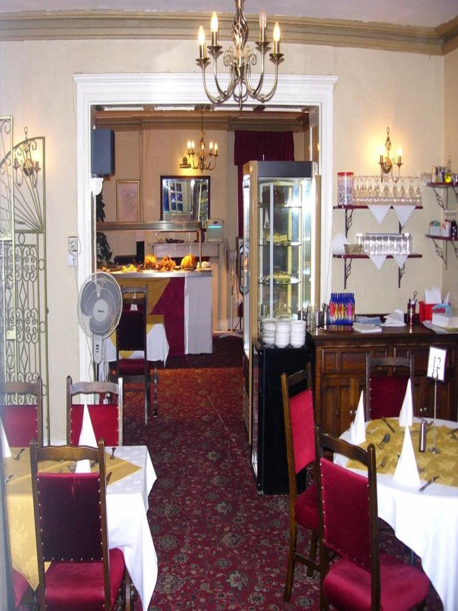 Royal Hotel