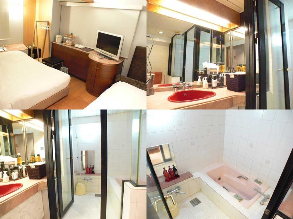 City Hotel N U T S by null