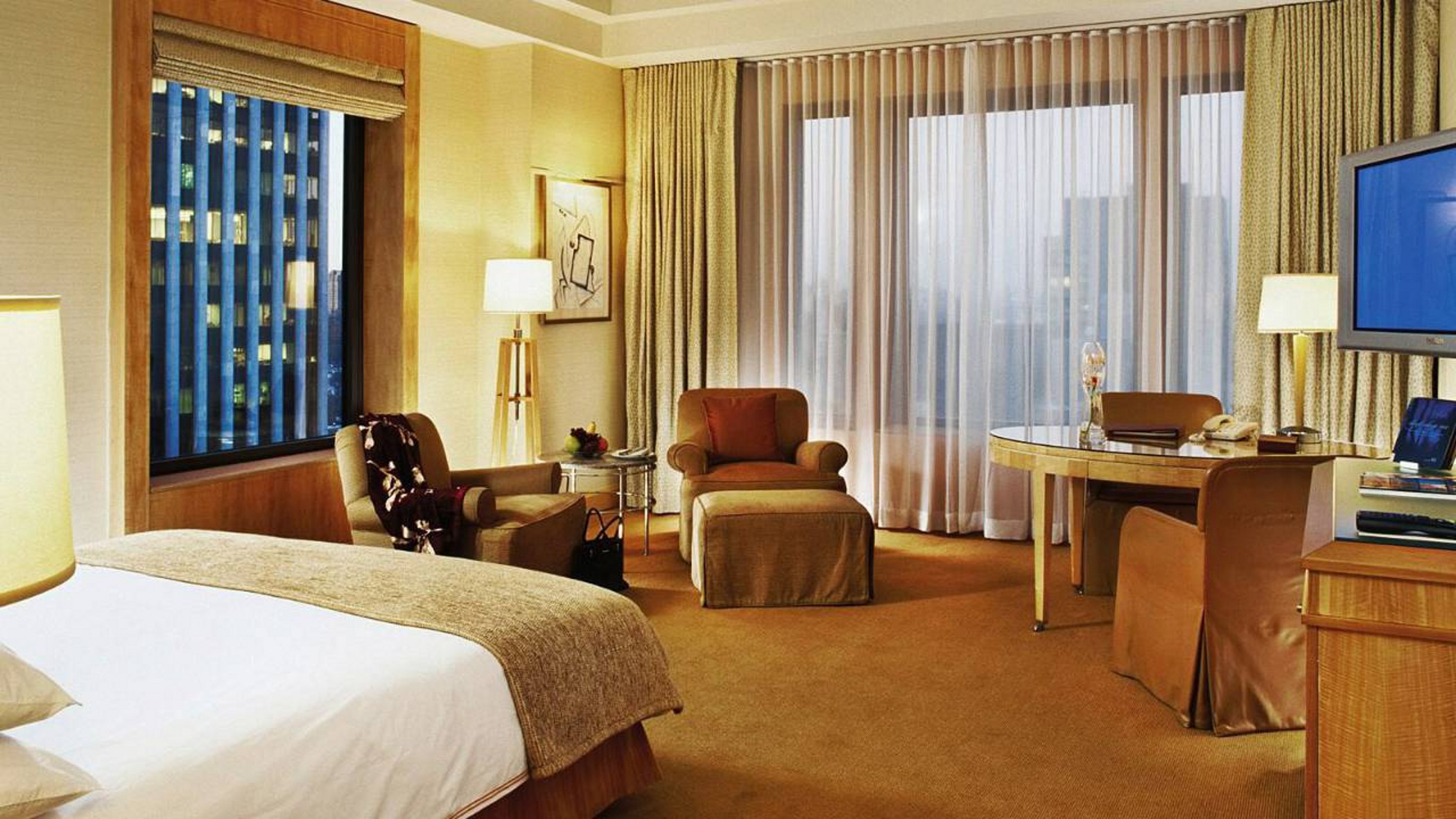 Four Seasons Hotel New York by null