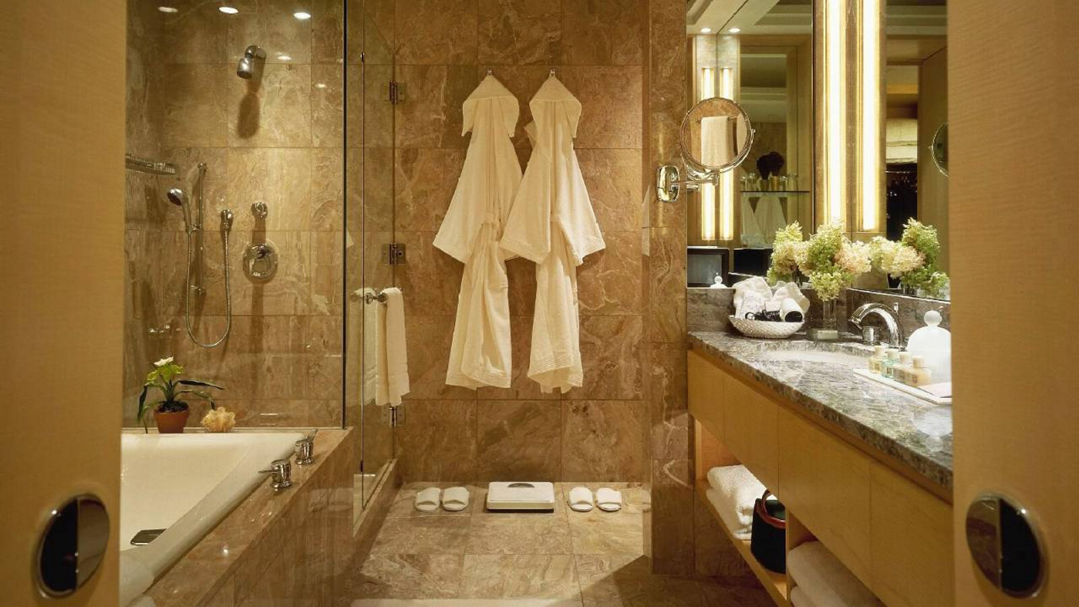 Four Seasons Hotel New York by null