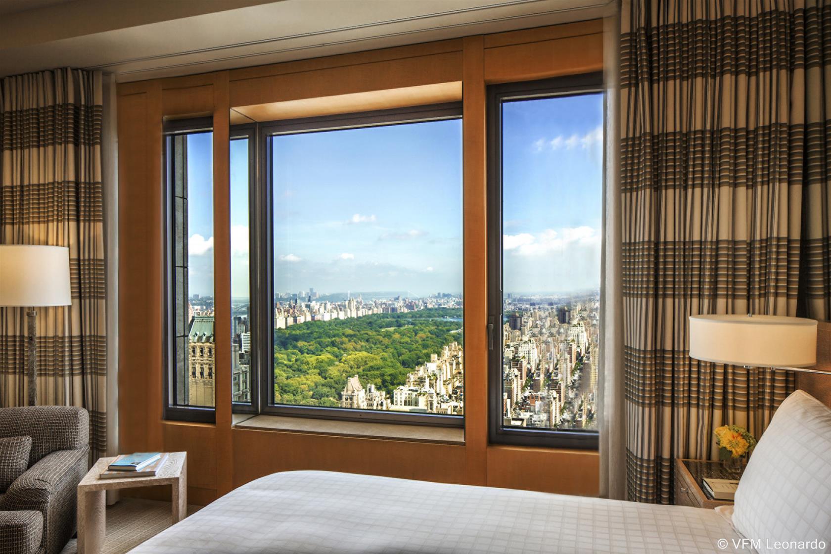 Four Seasons Hotel New York by null
