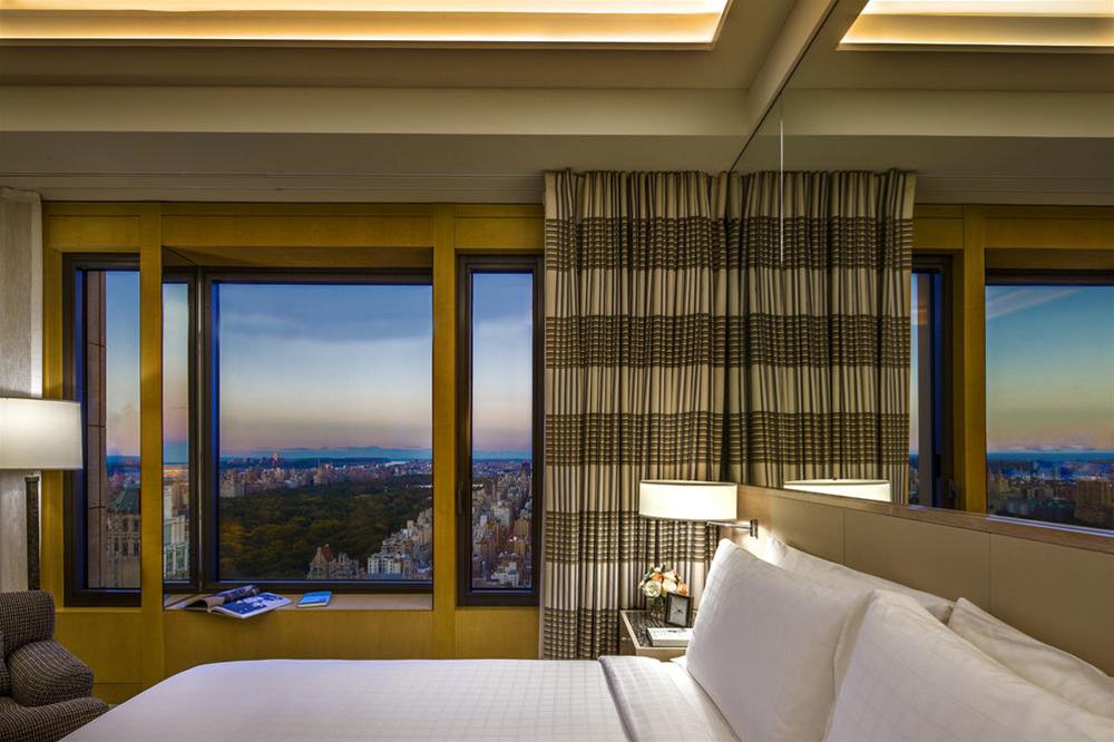 Four Seasons Hotel New York by null