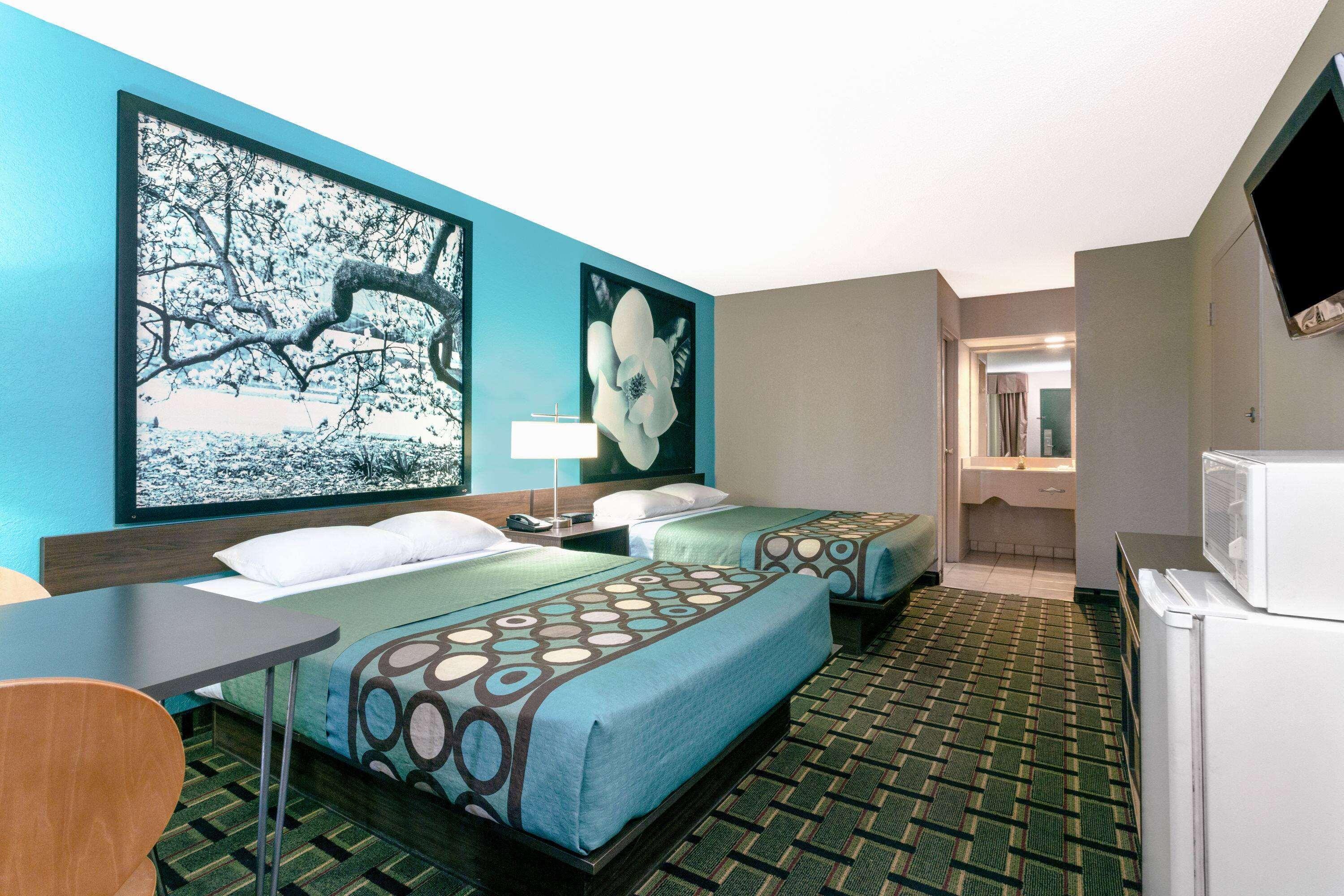 Super 8 By Wyndham Brunswick/South