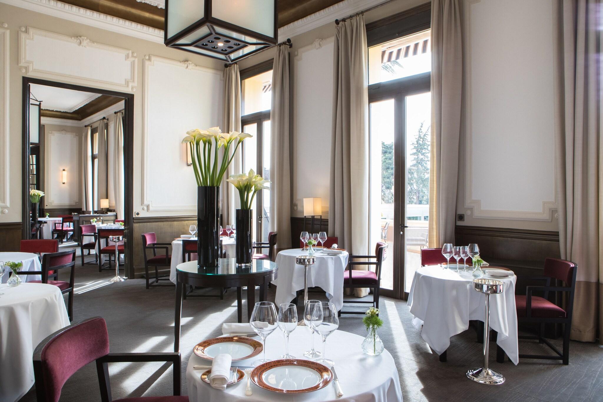 Hotel Royal-Riviera by null