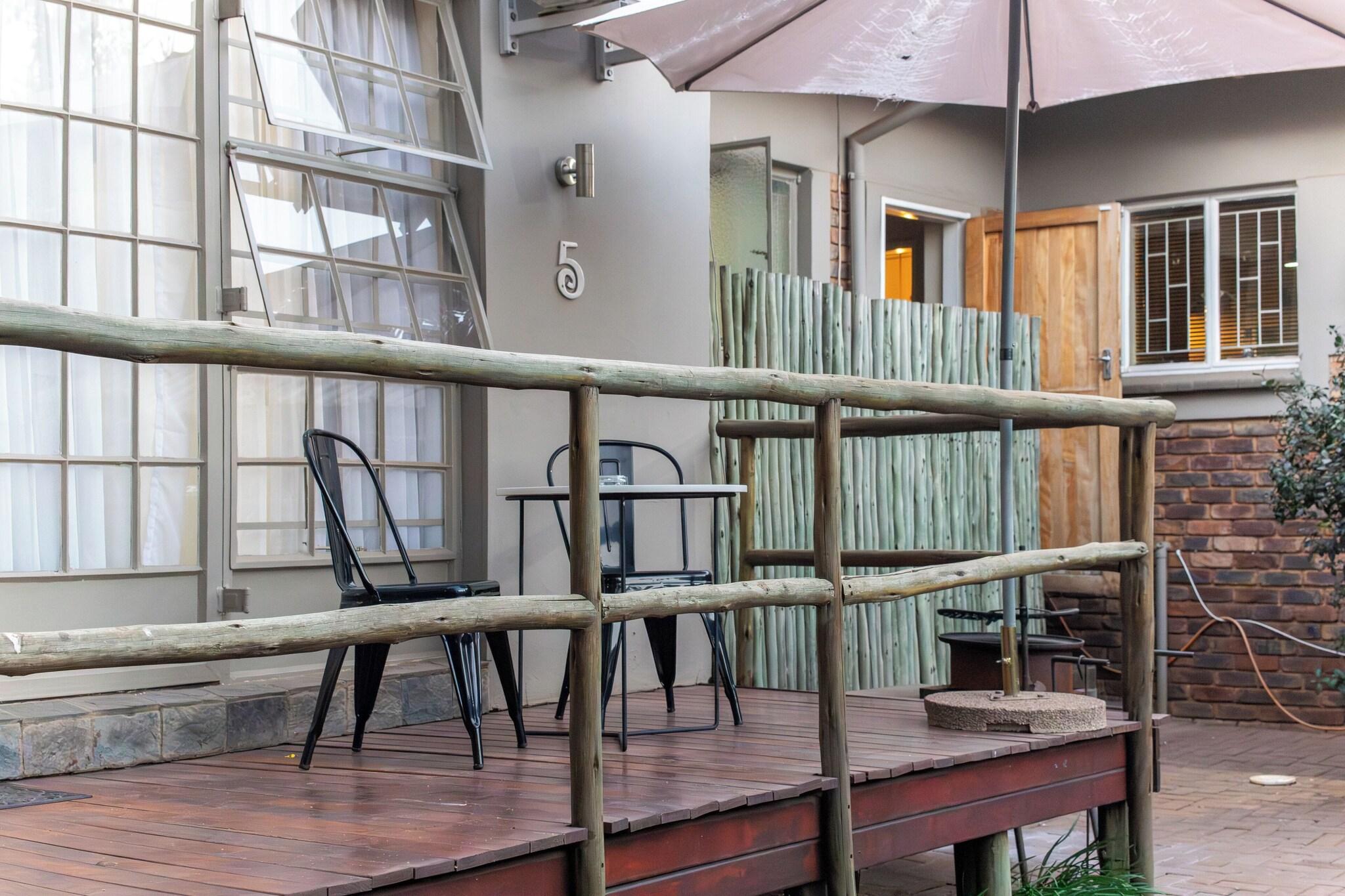 Khayamanzi Bed and Breakfast