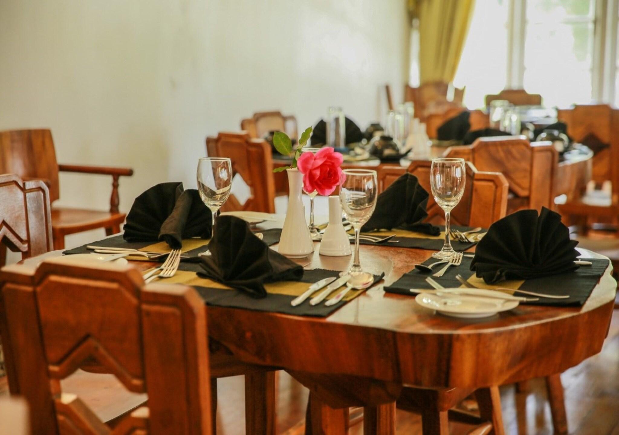 Hotel Glendower by null