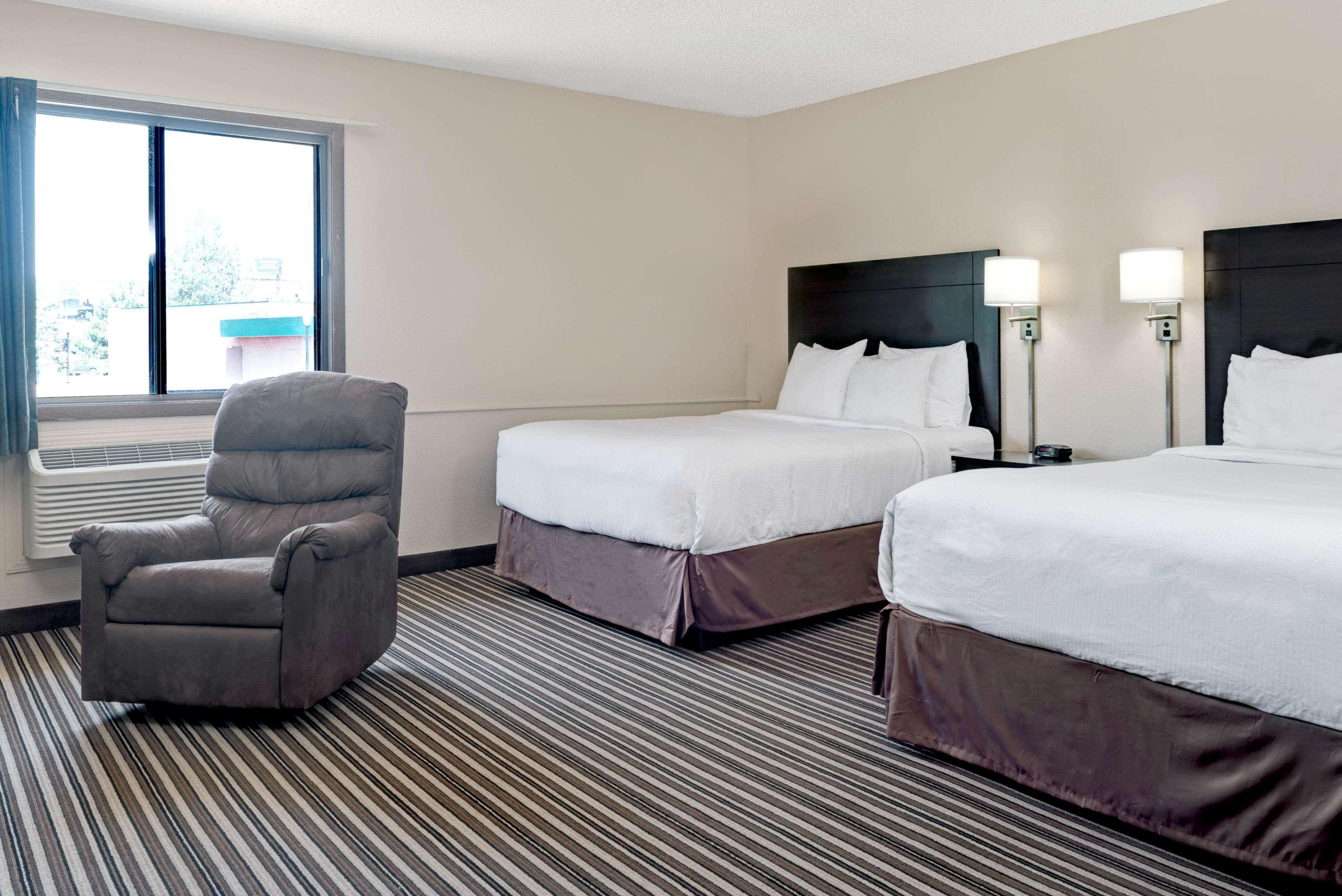 Super 8 By Wyndham Omaha I-80 West