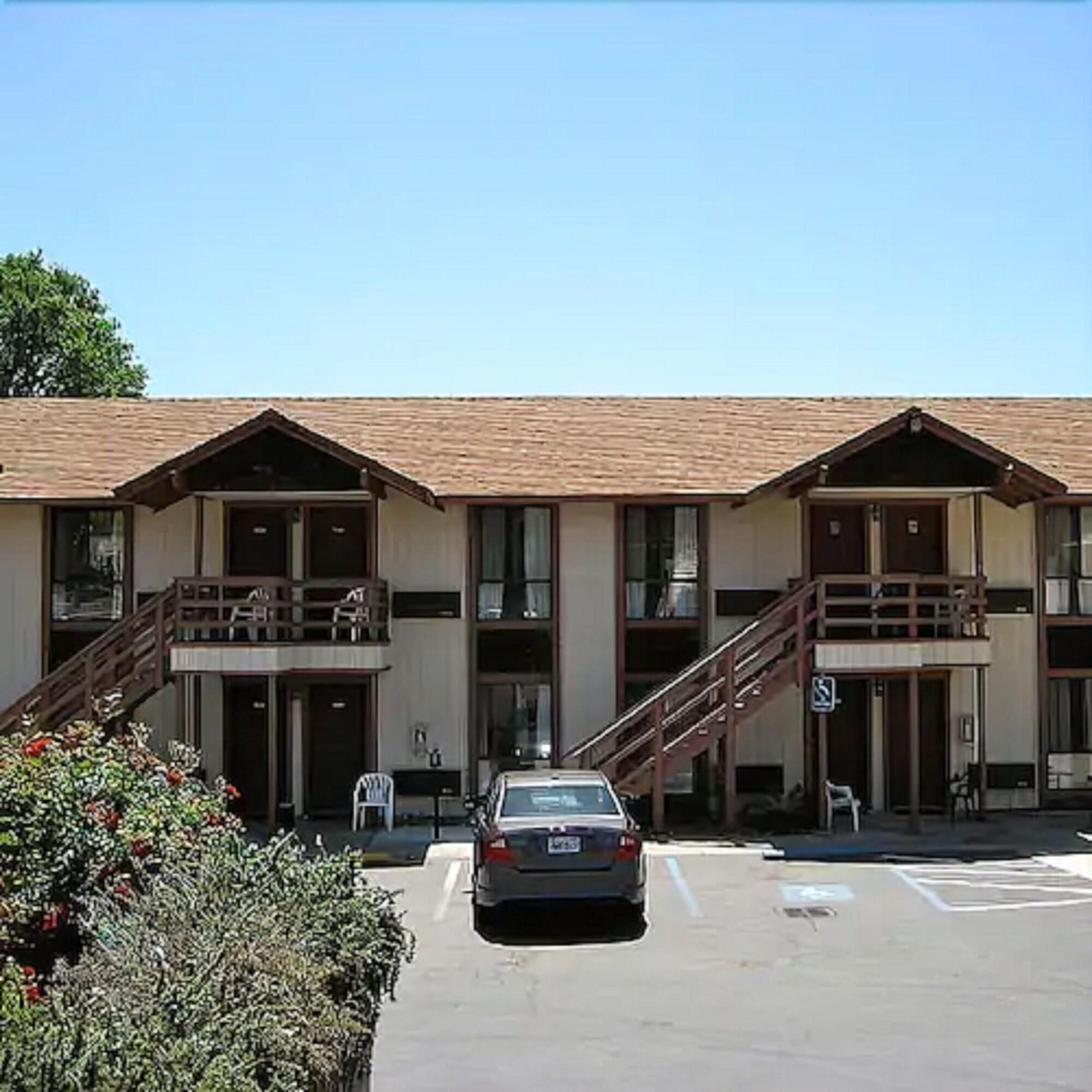 Jamestown Railtown Motel
