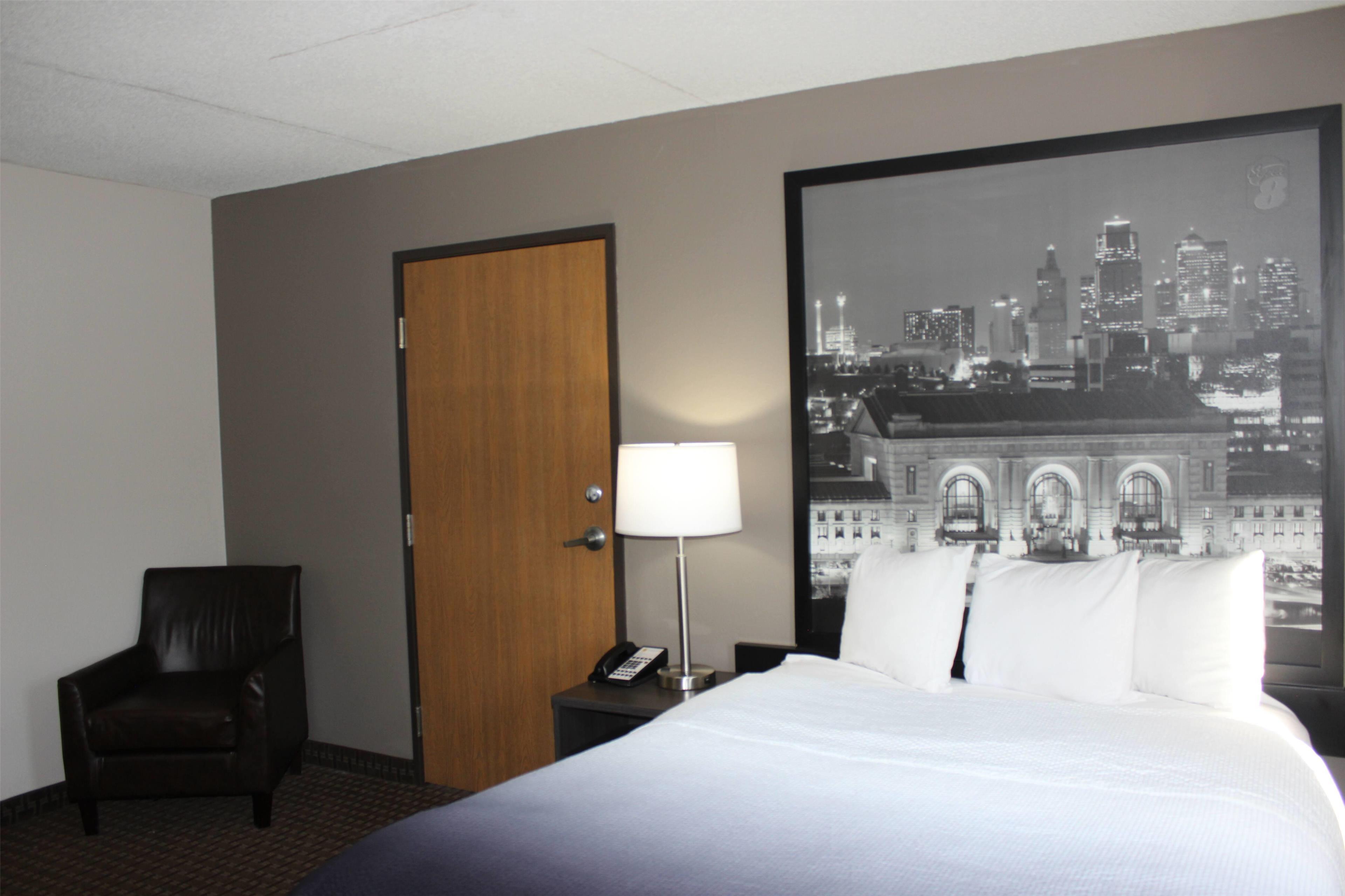 Super 8 by Wyndham Gardner