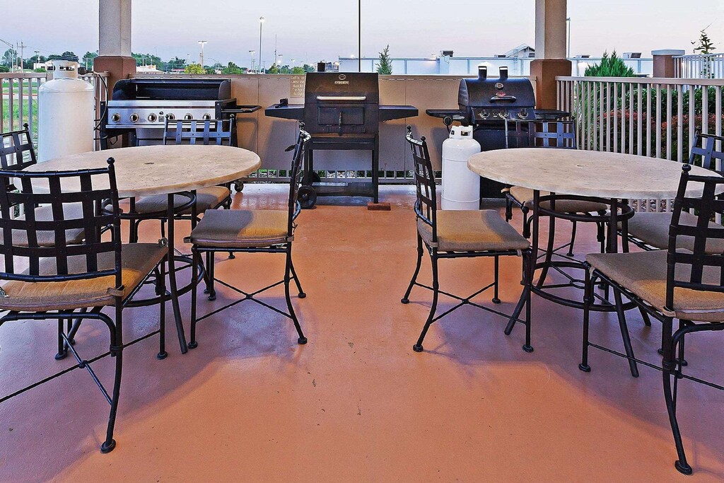 Mainstay Suites Omaha Old Mill