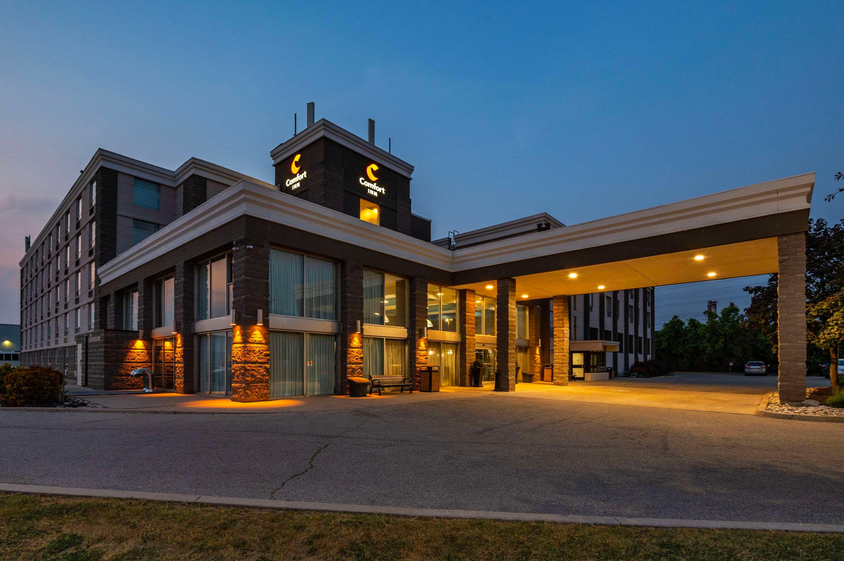 Comfort Inn & Conference Centre Toronto Airport image