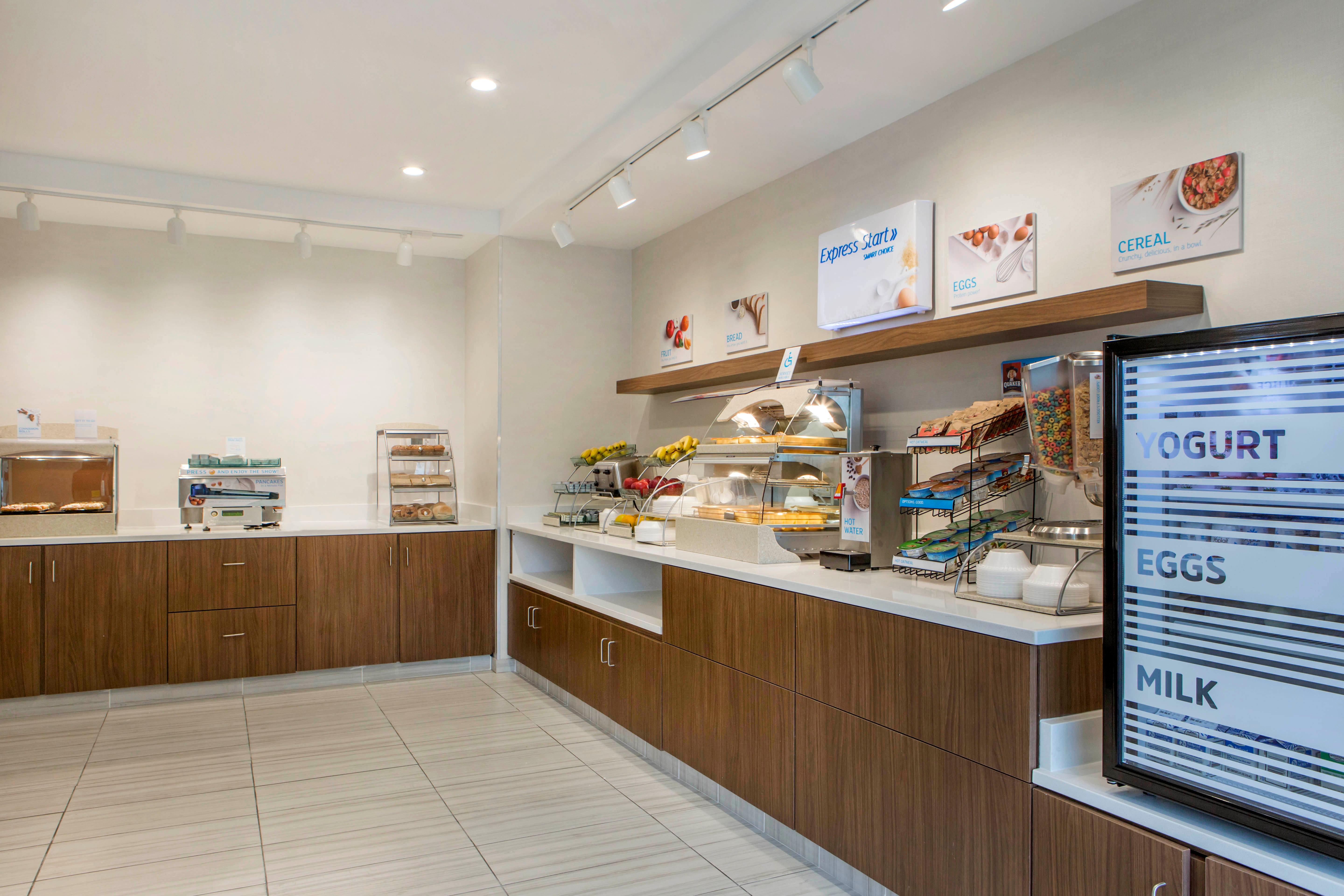 Holiday Inn Express & Suites Chicago West - St Cha