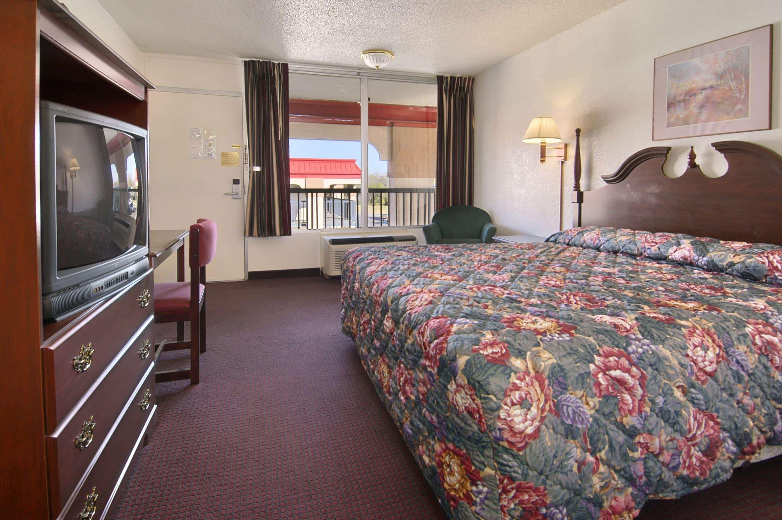 Super 8 By Wyndham Oklahoma Fairgrounds