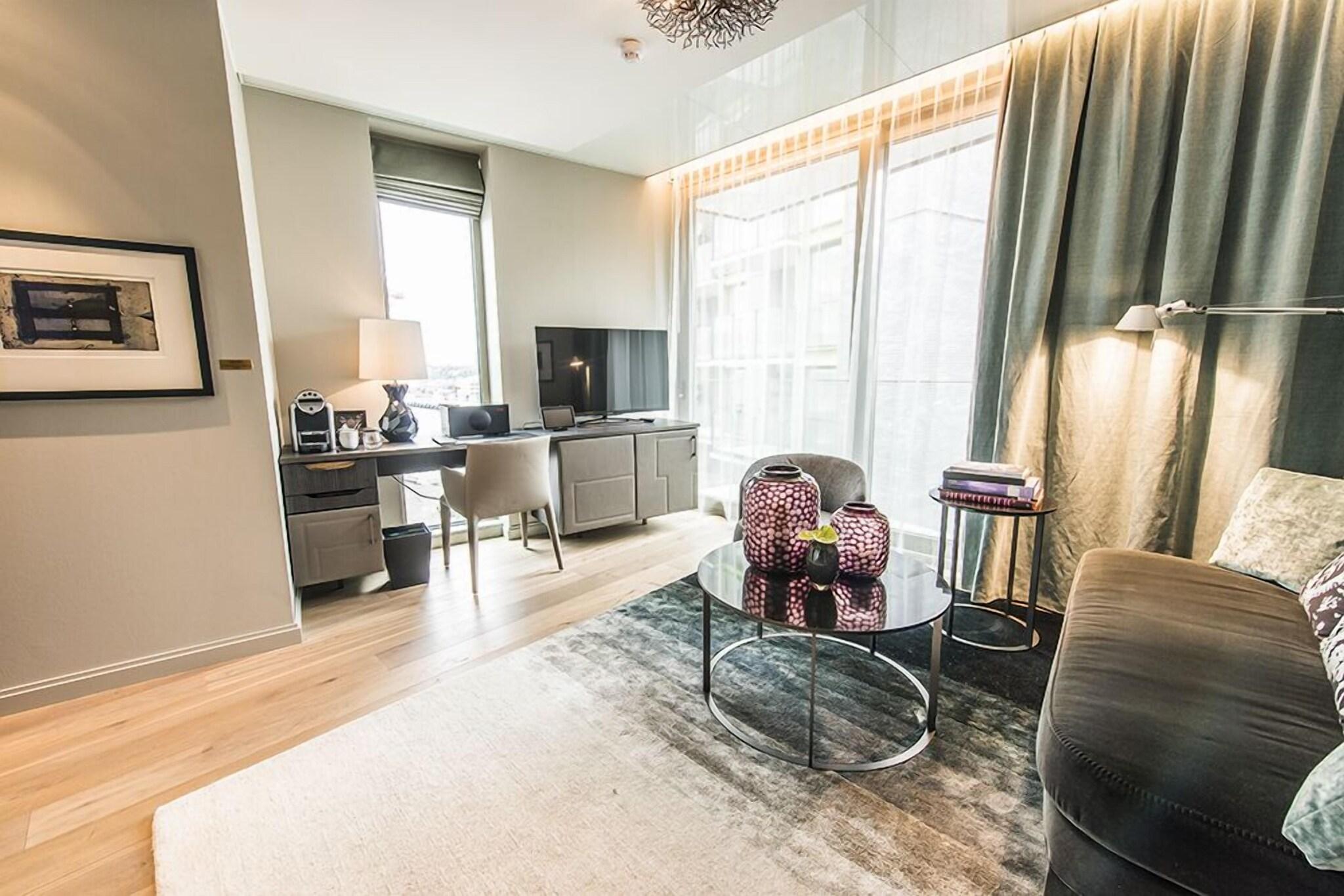 THE THIEF by null THE THIEF by null