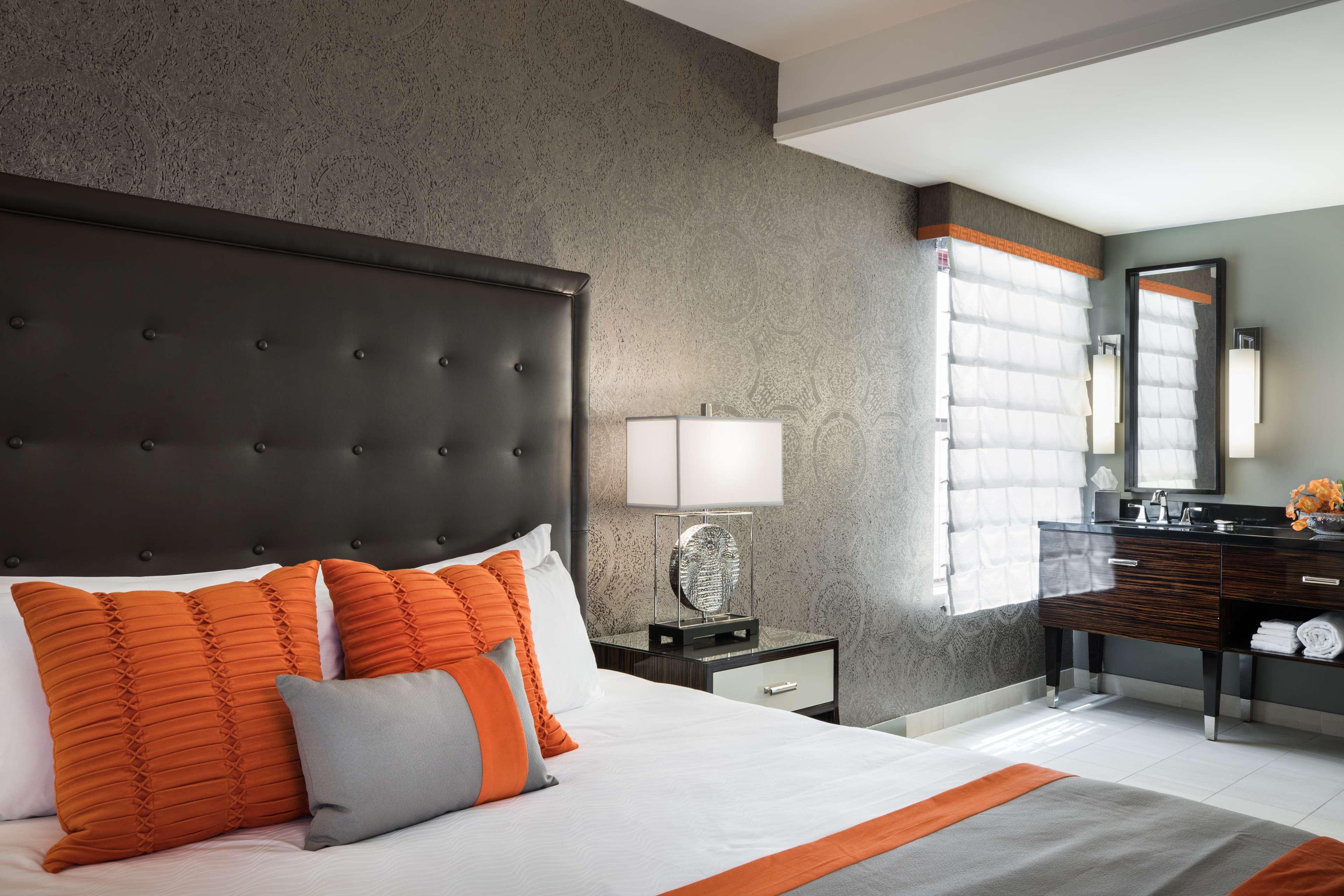 Colcord Hotel Oklahoma City, Curio Collection By H