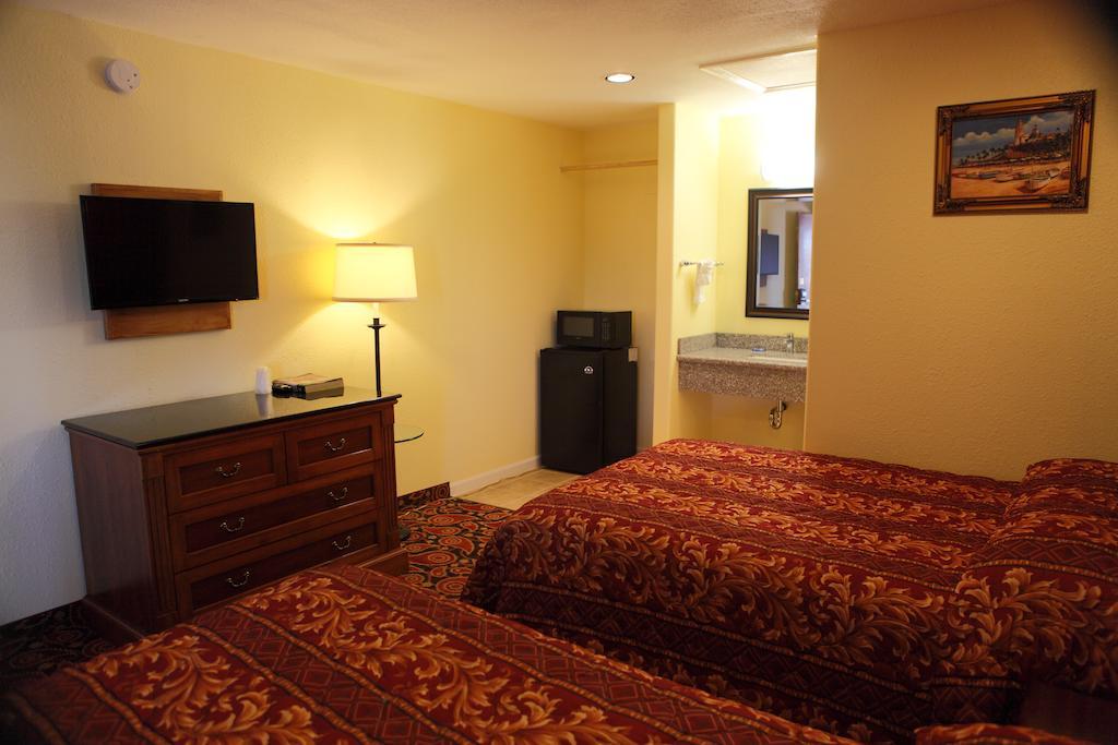 Bay Breeze Inn
