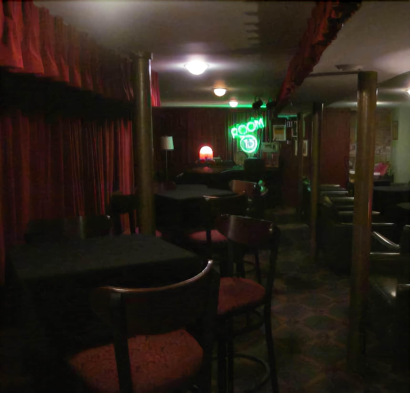 Old Chicago Inn featuring Room 13 by null