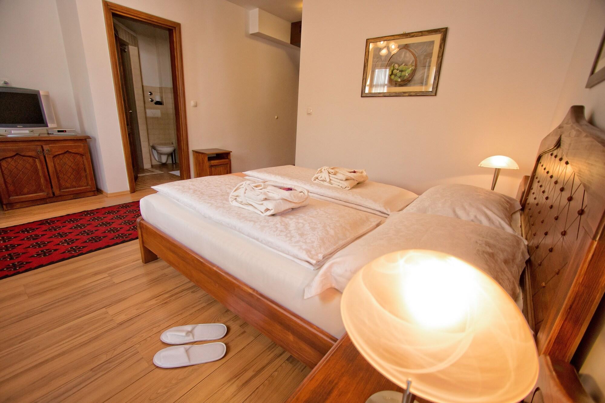 Hotel Old Town by null