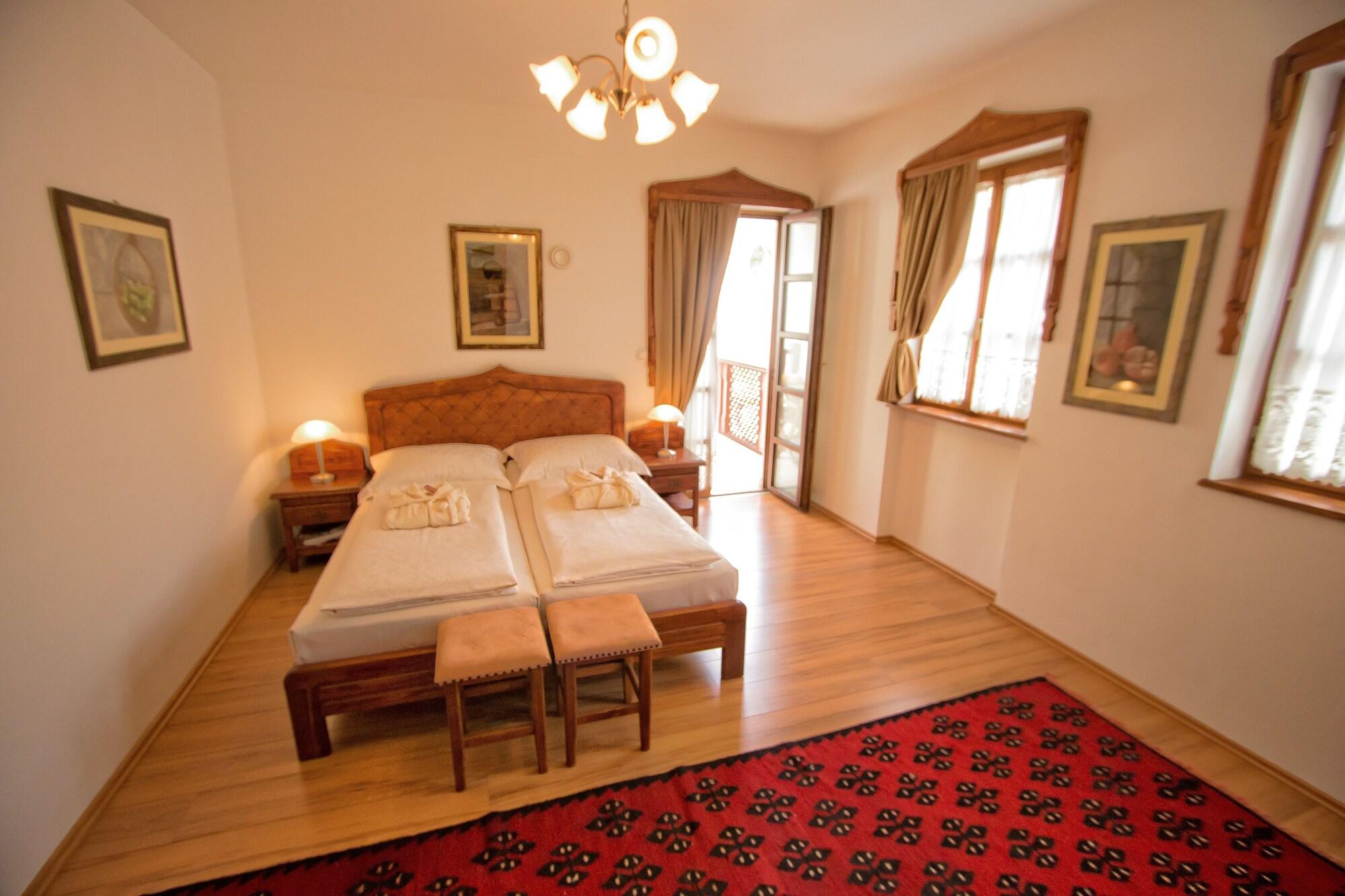 Hotel Old Town by null