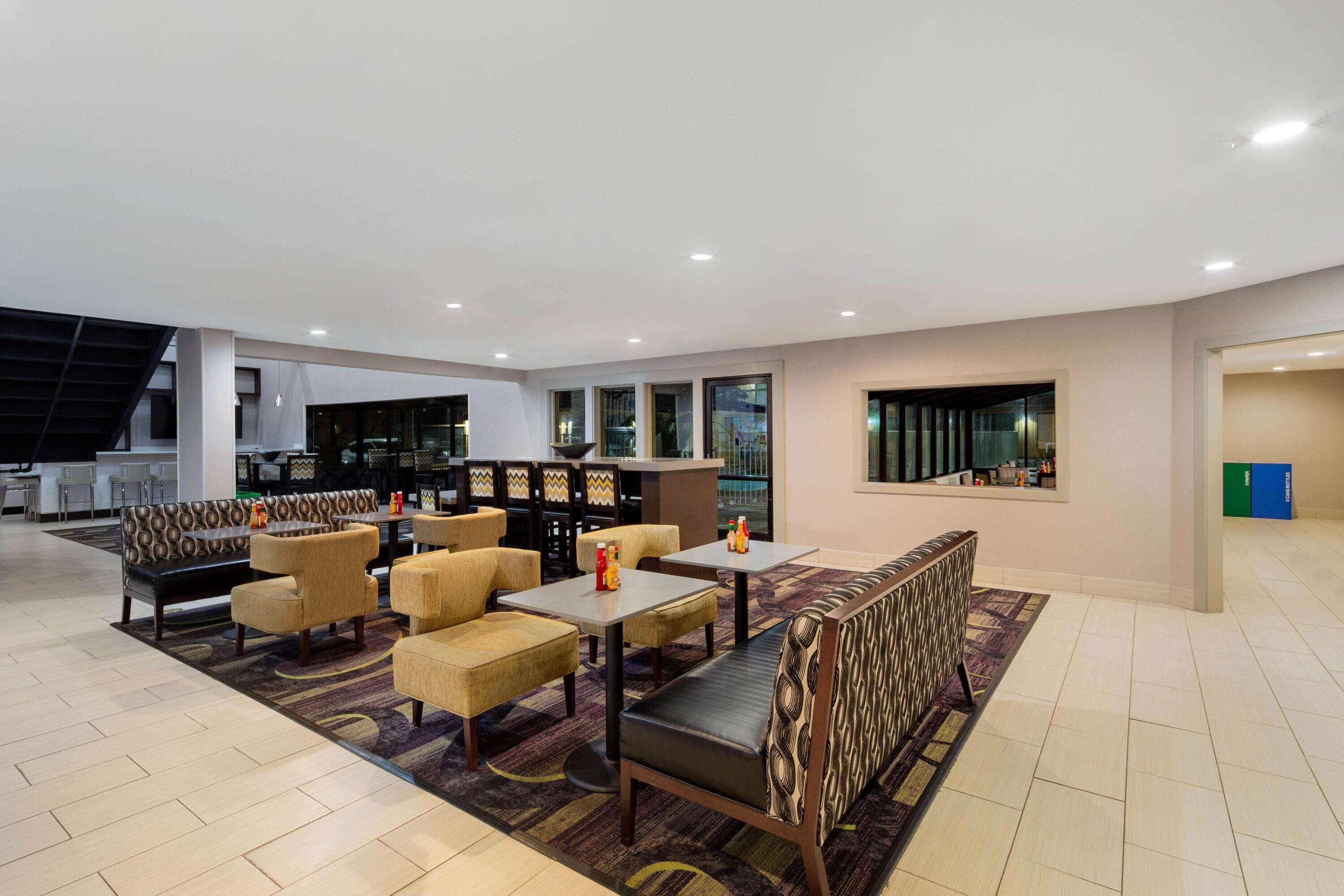La Quinta Inn & Suites By Wyndham Oakland -Hayward