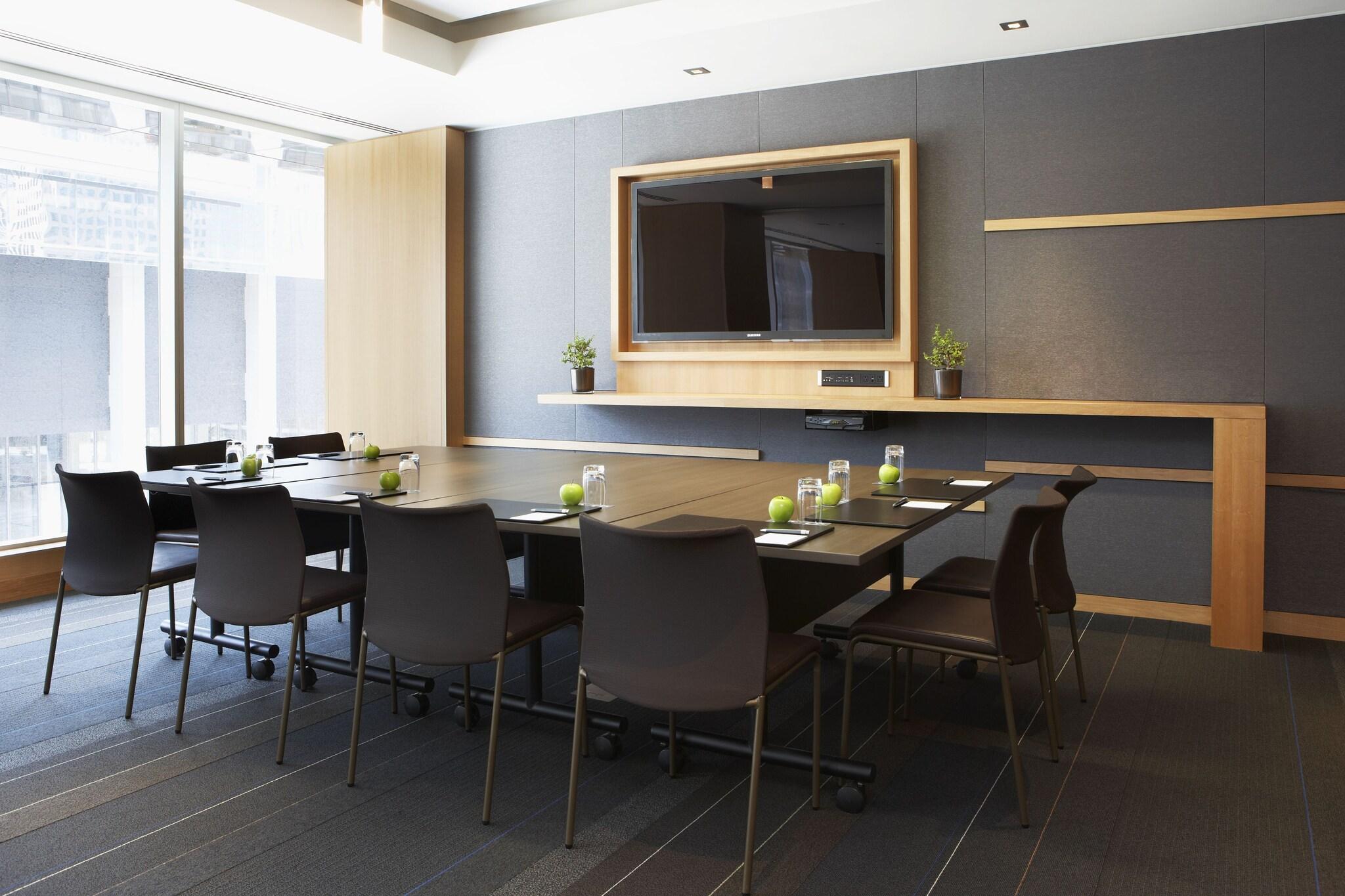 Le Germain Hotel Toronto Maple Leaf Square by null