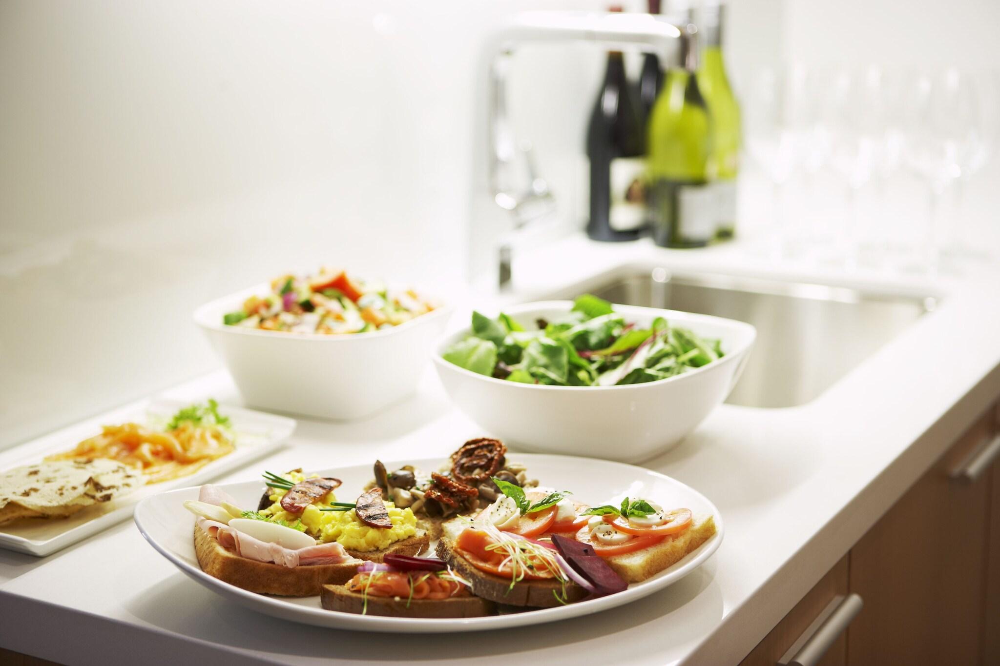 Le Germain Hotel Toronto Maple Leaf Square by null