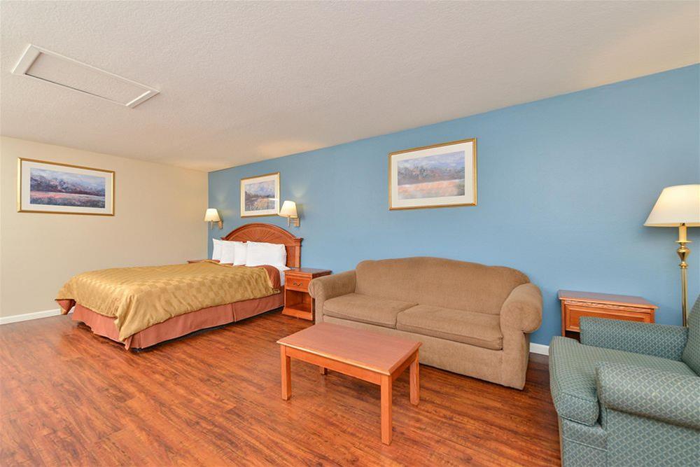 Americas Best Value Inn & Suites Ontario