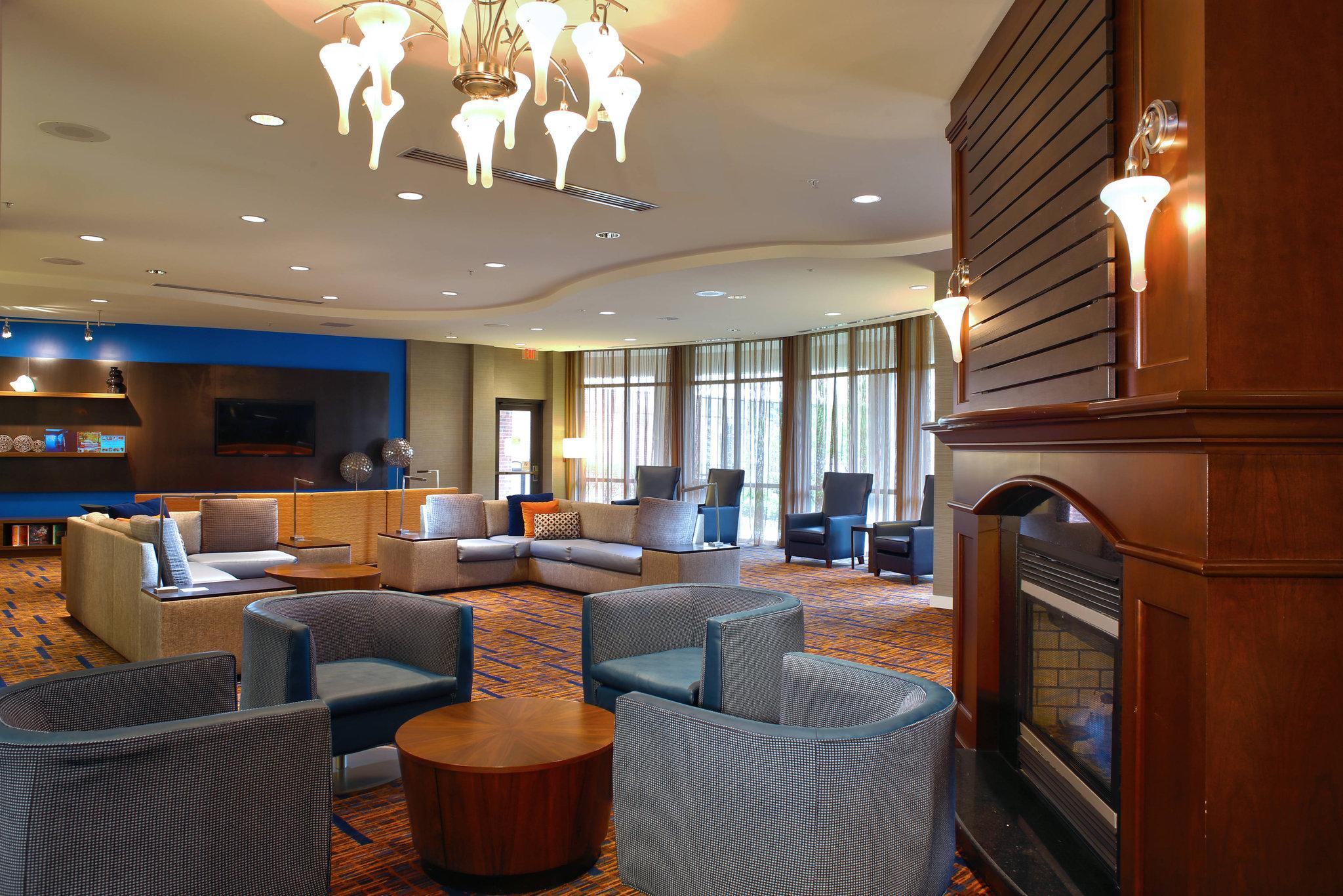 Courtyard by Marriott Hamilton