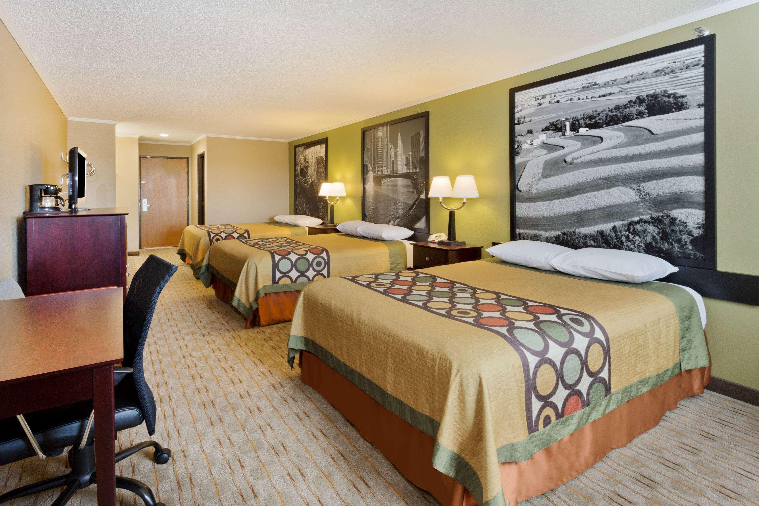 Super 8 By Wyndham Rochelle